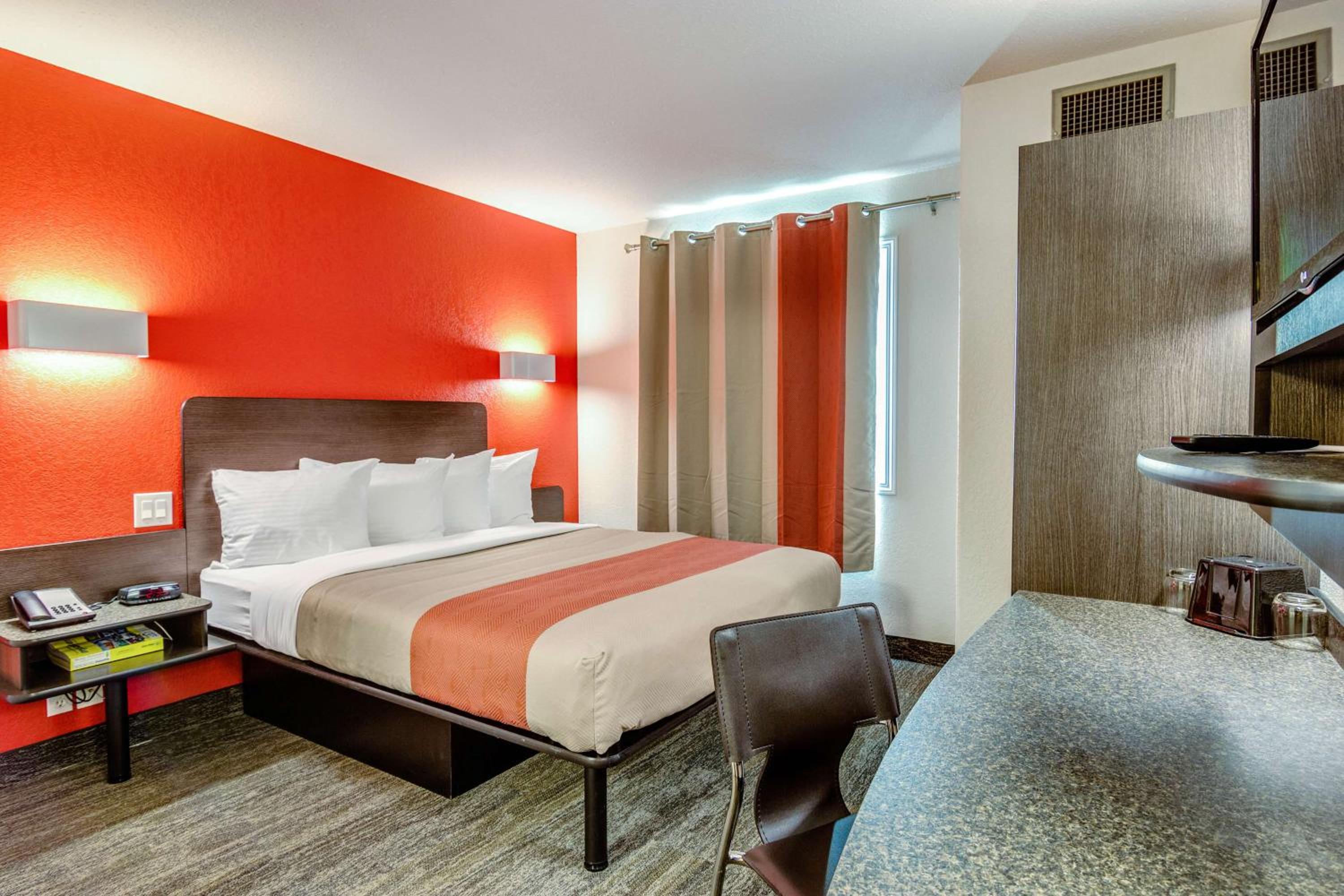 Deluxe Double Room - Non-Smoking photo 2
