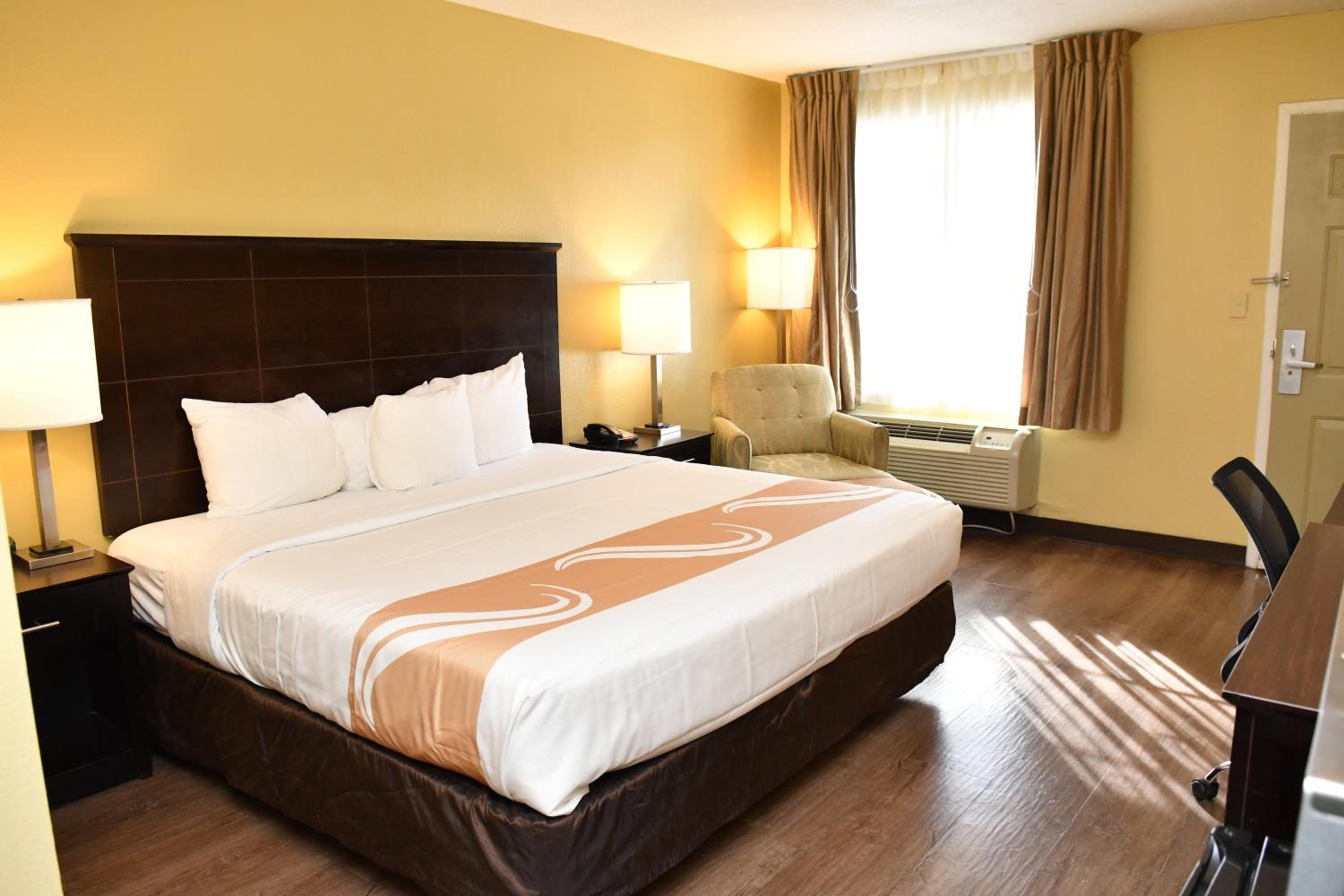 King Room - Disability Access/Non-Smoking - Photo 3