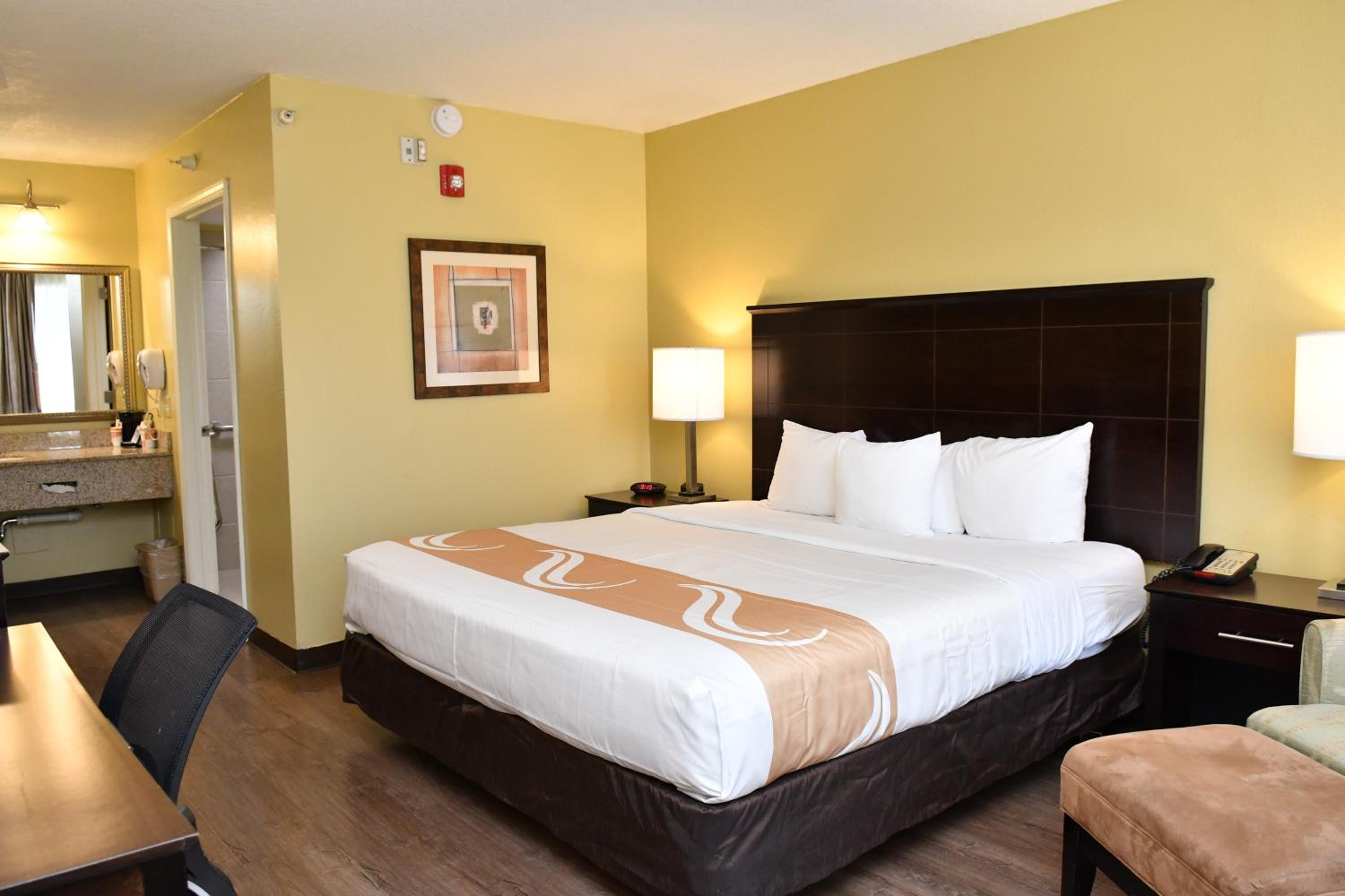 King Room - Disability Access/Non-Smoking - Photo 7