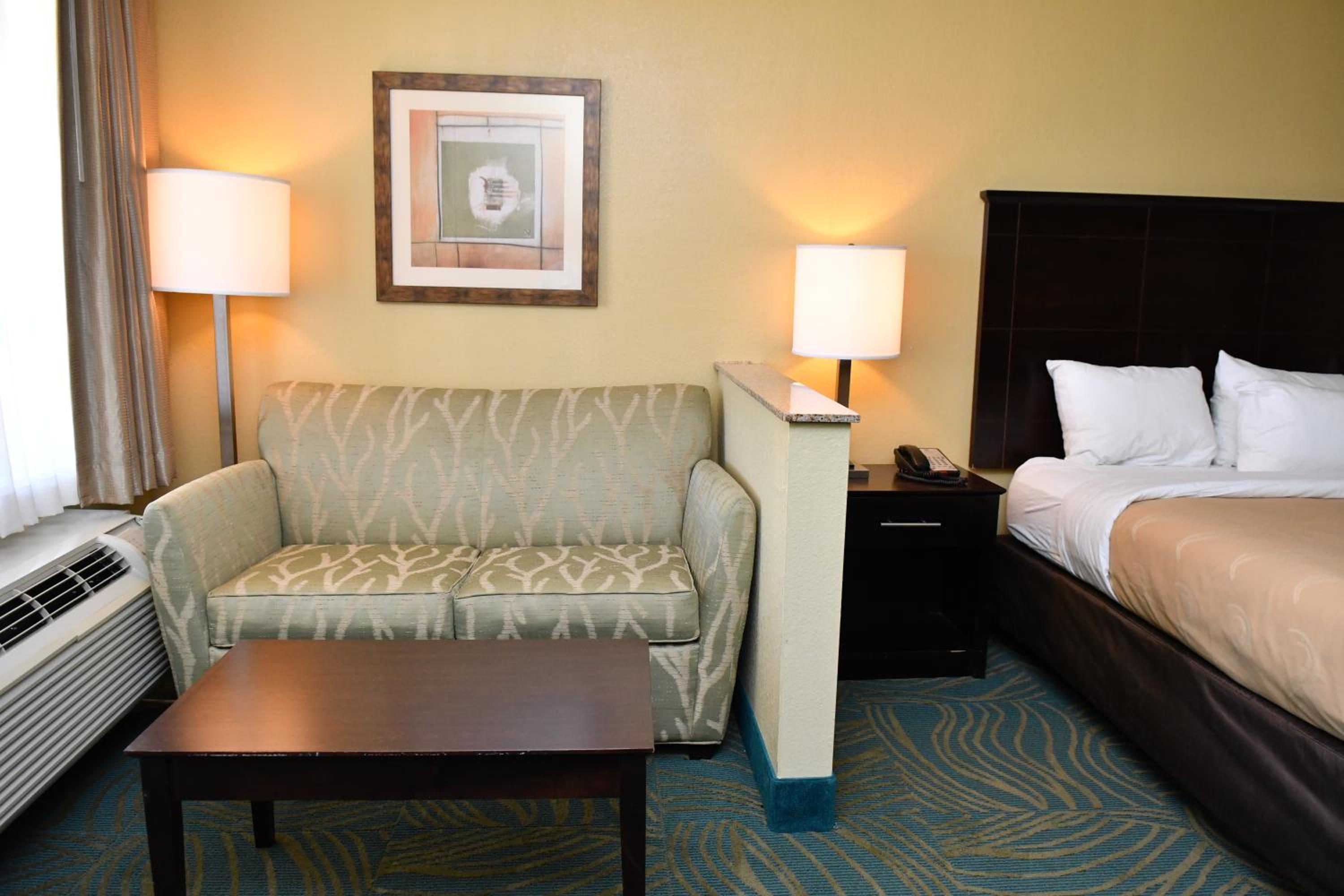 King Suite with Sofa Bed - Non-Smoking - Photo 1