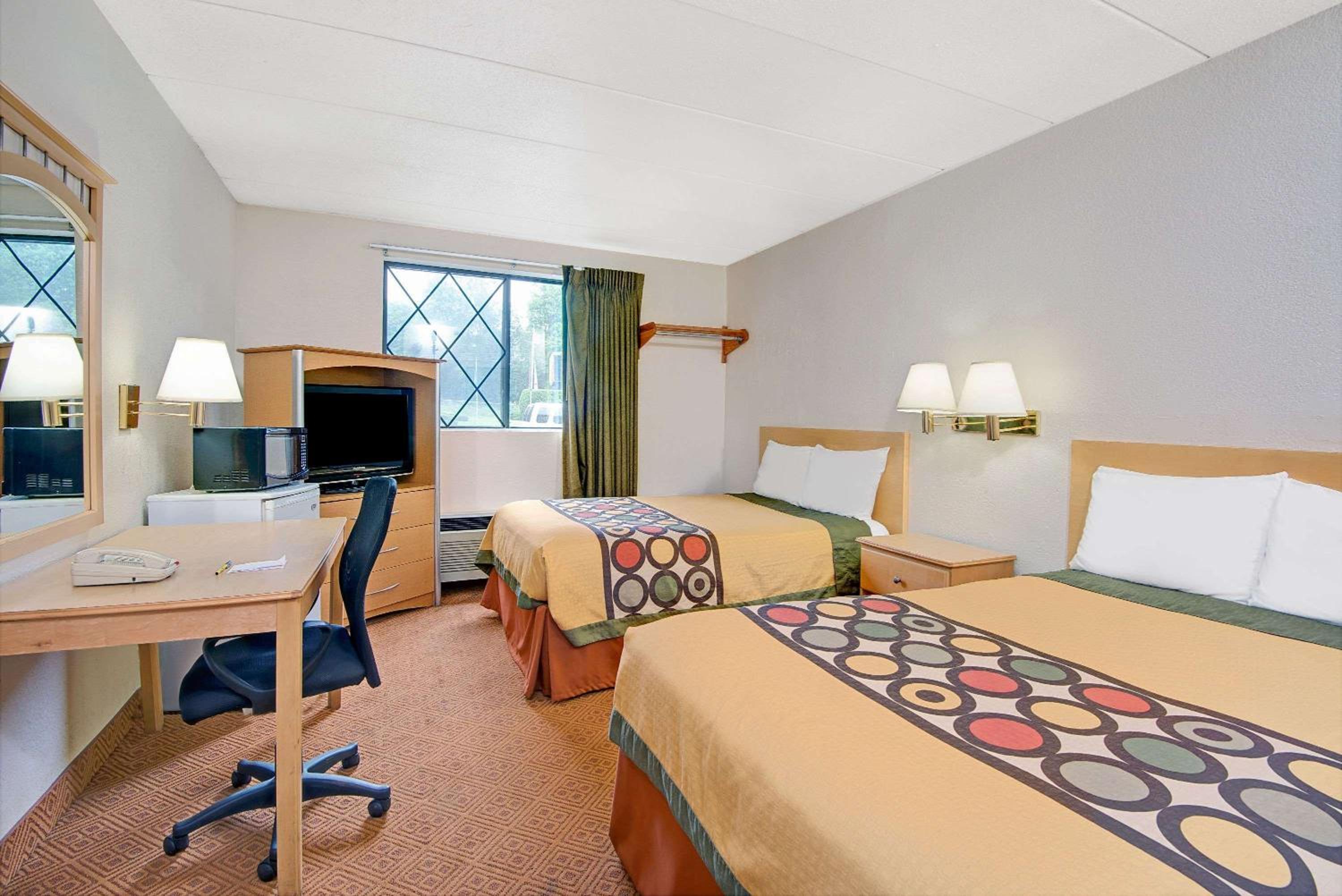 Double Room with Two Double Beds - Non-Smoking - Photo 4