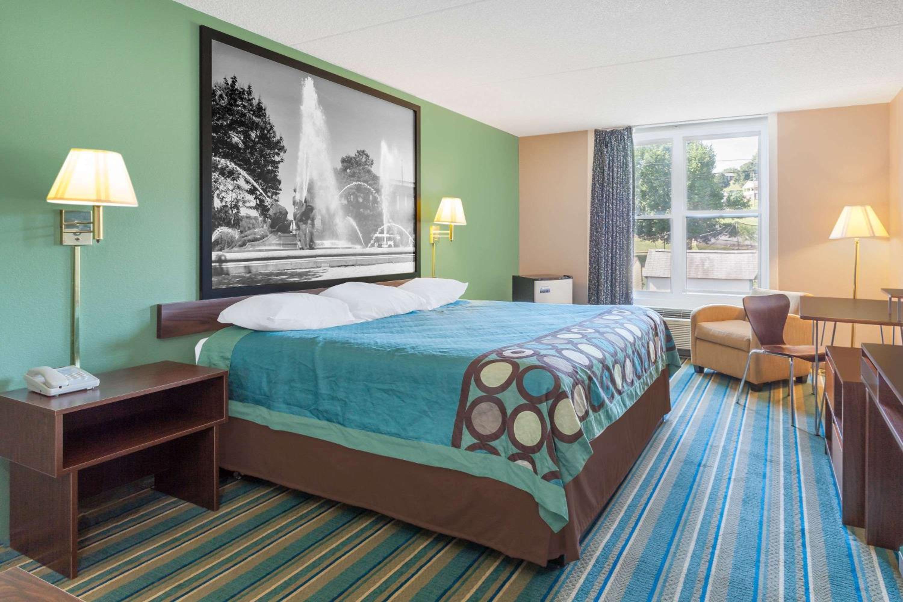 King Room - Non-Smoking - Photo 1
