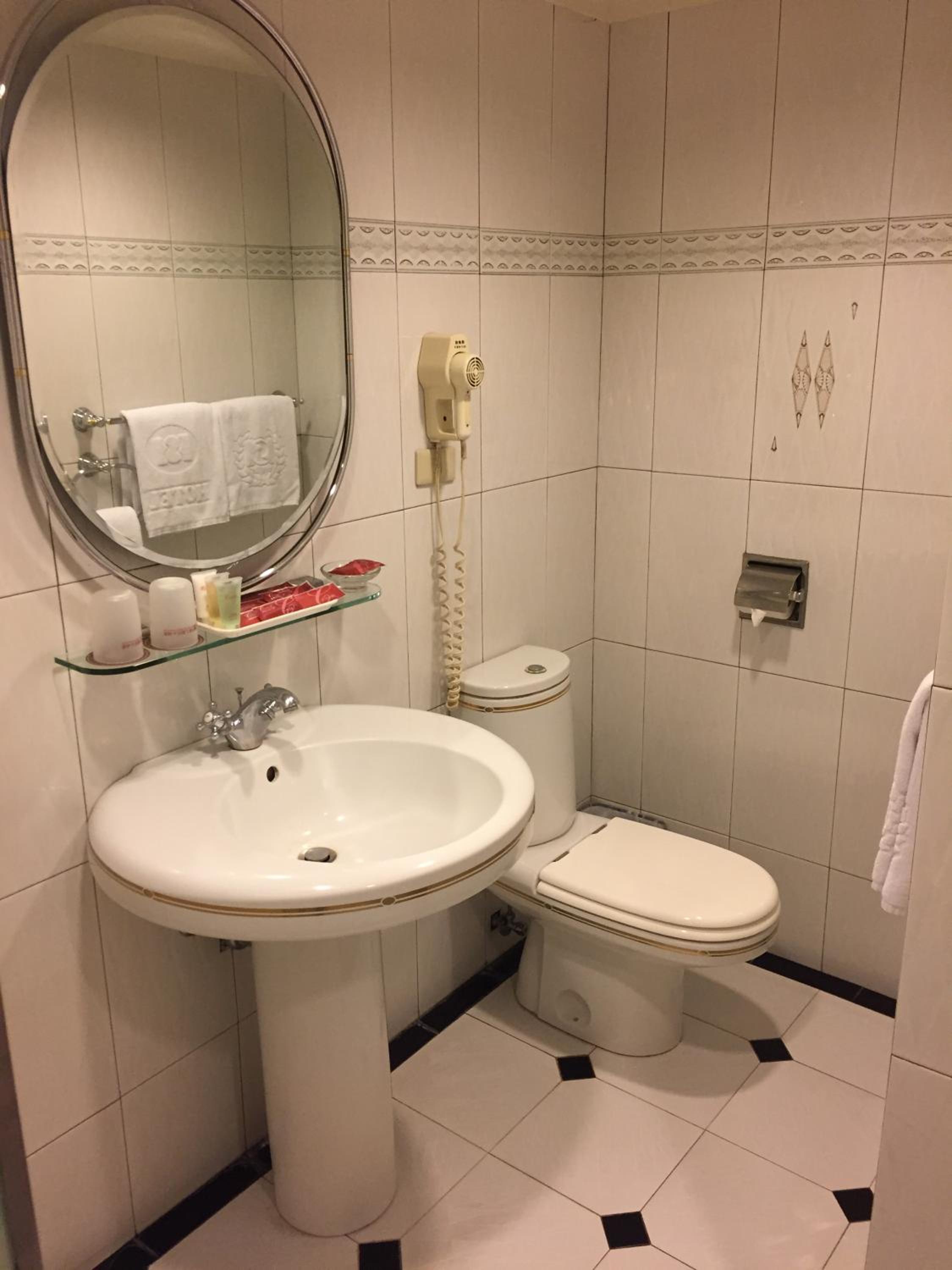 Double Room (Room Selected At Check-In) photo 3