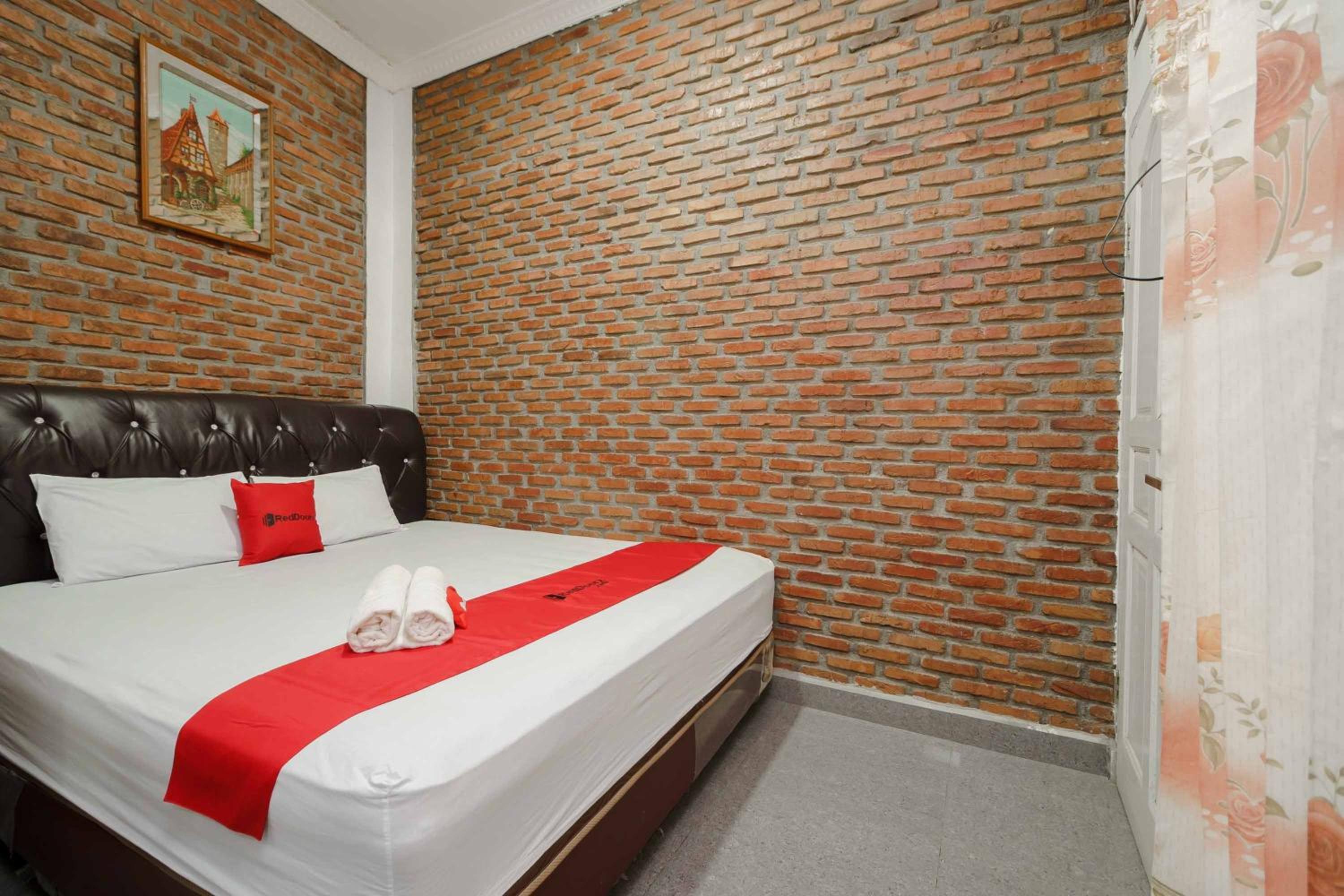 Double Room - Photo 2