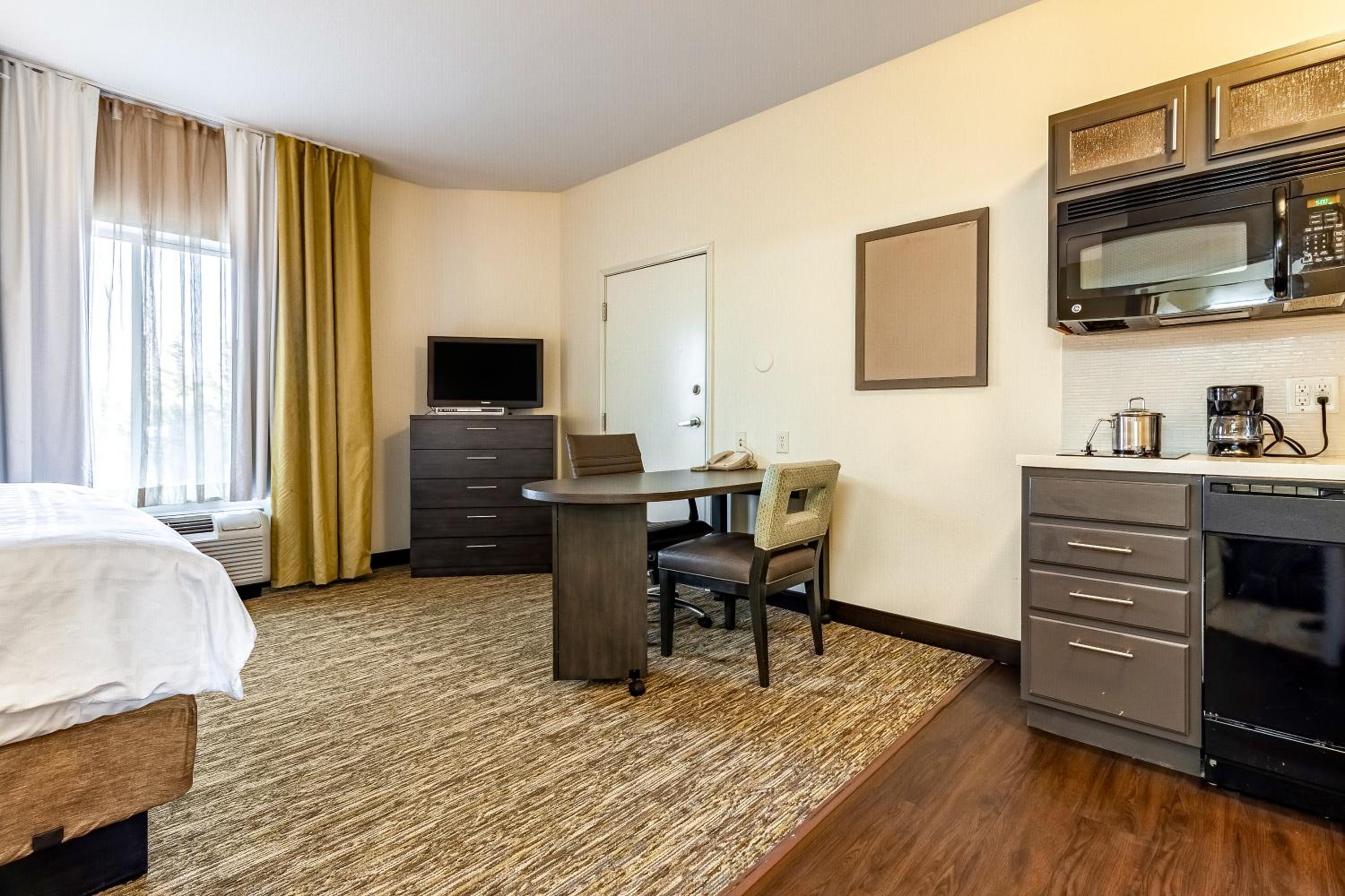 King Studio Suite - Photo 6