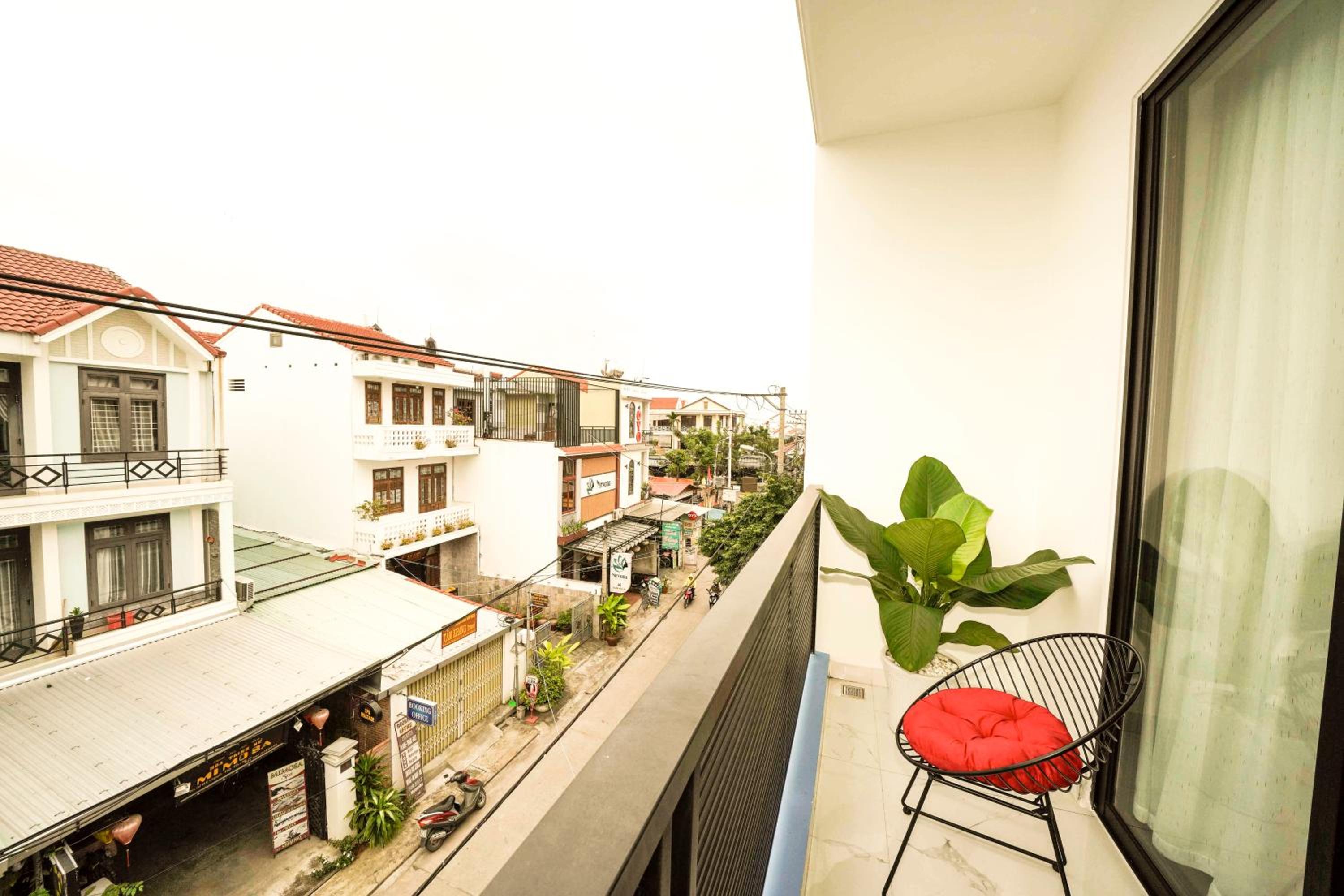 Grand Deluxe Double Room with Balcony - Photo 2