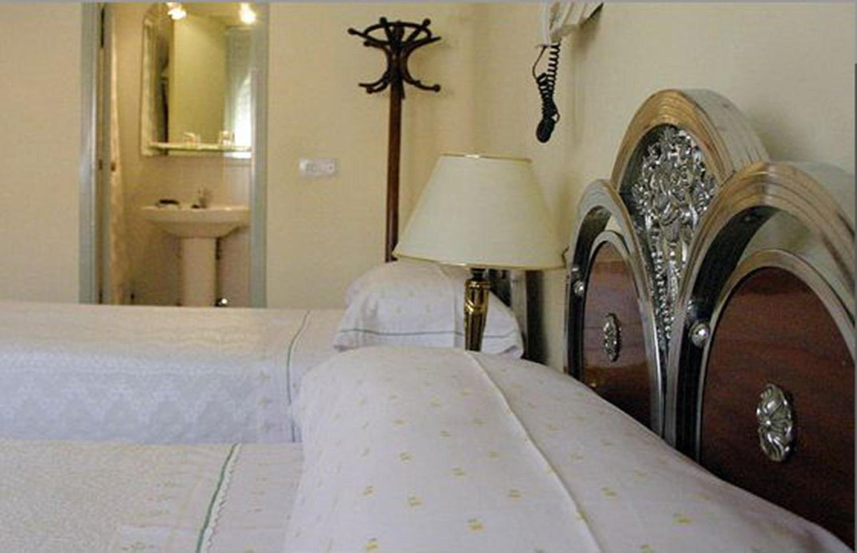 Double or Twin Room photo 2