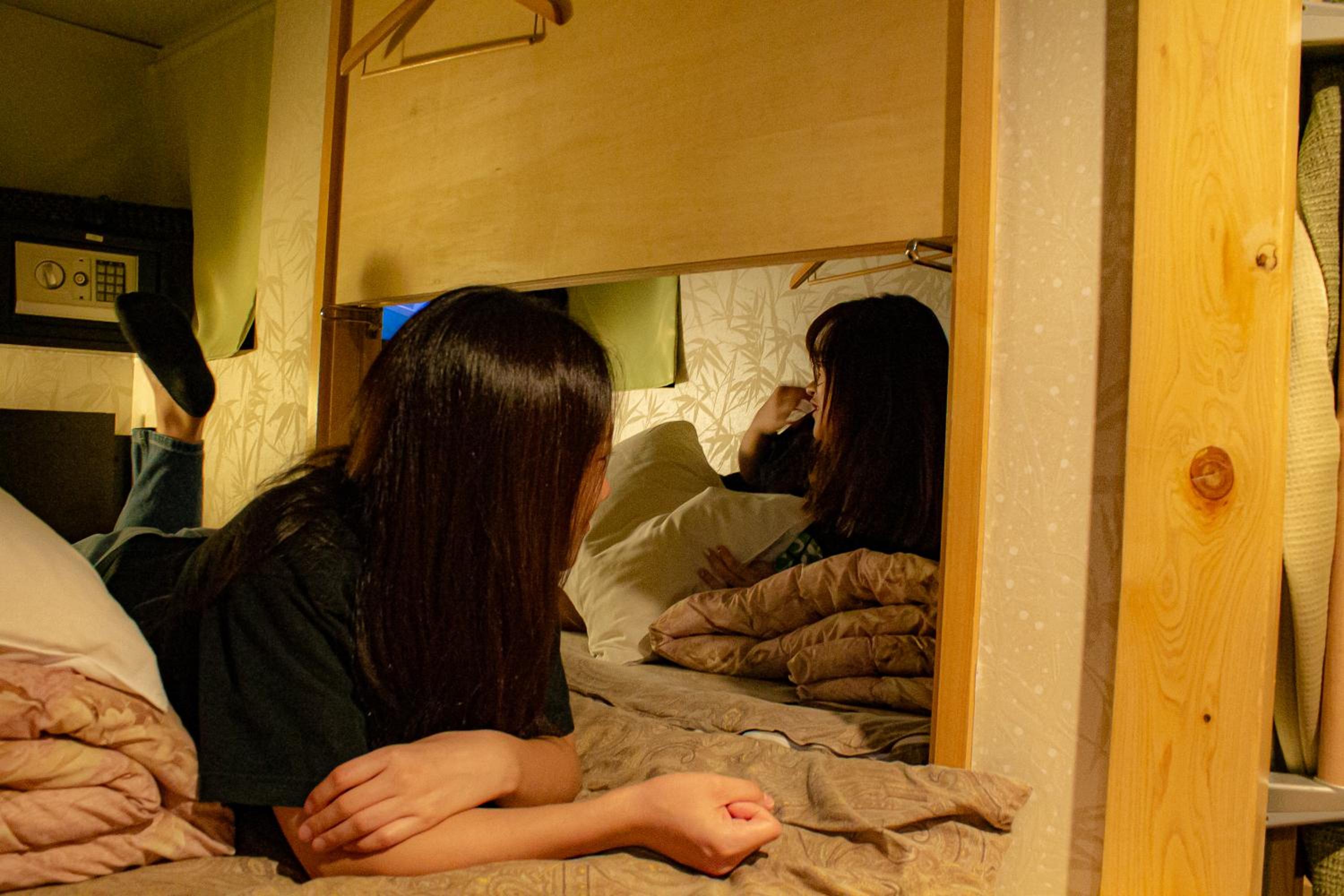 2 Bunk Beds in Mixed Dormitory Room photo 2