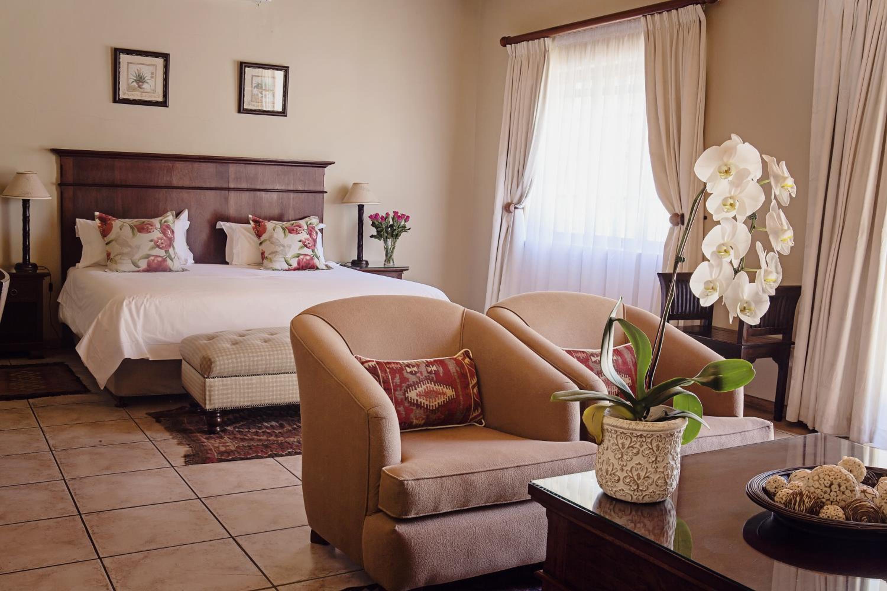 Double Room with Garden View - Photo 3