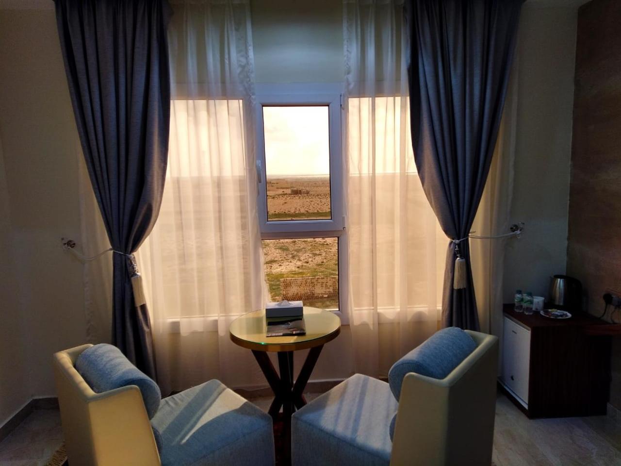 Deluxe Twin Room with Sea View - Photo 2