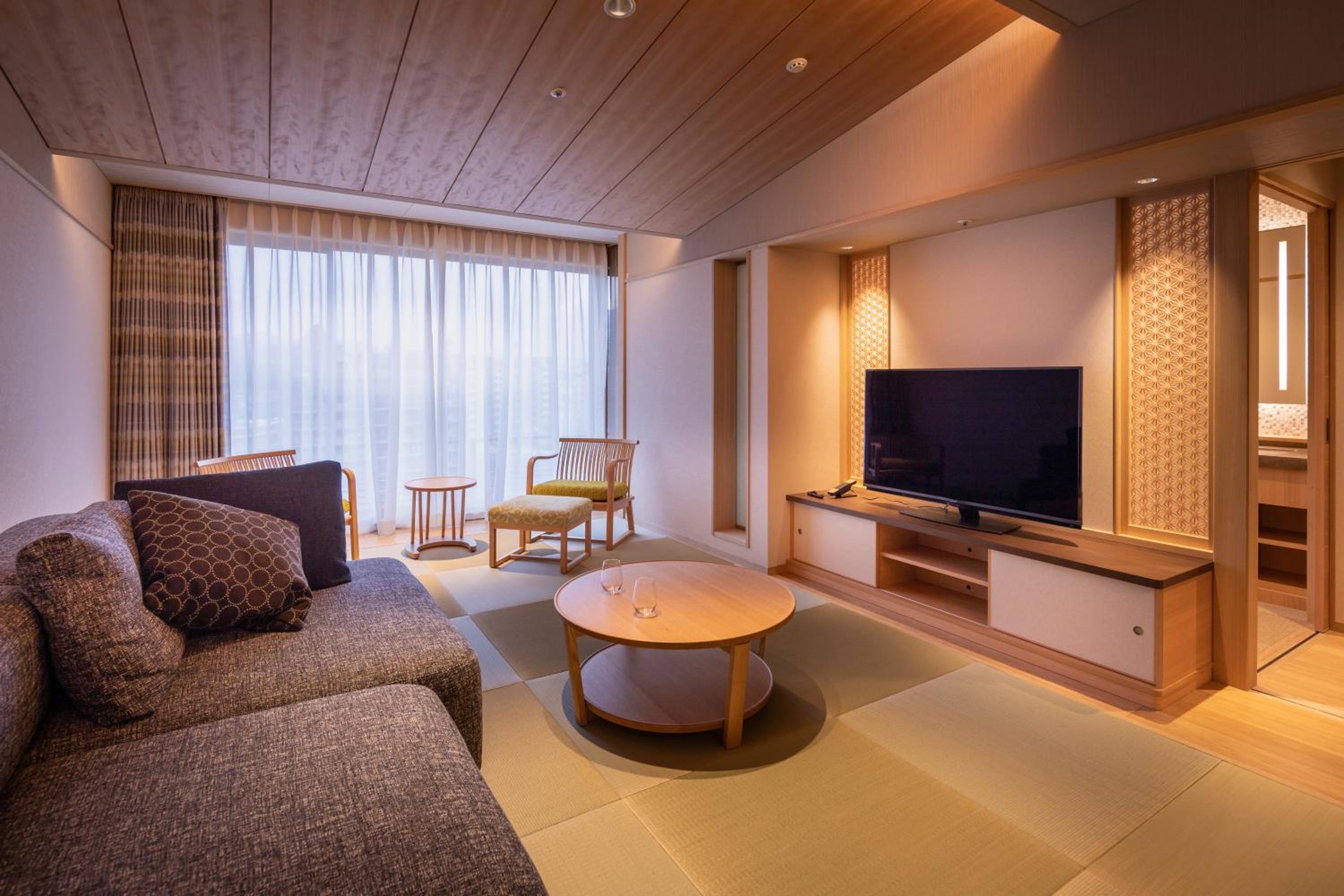 Suite Room with Private Semi-open-air Bath