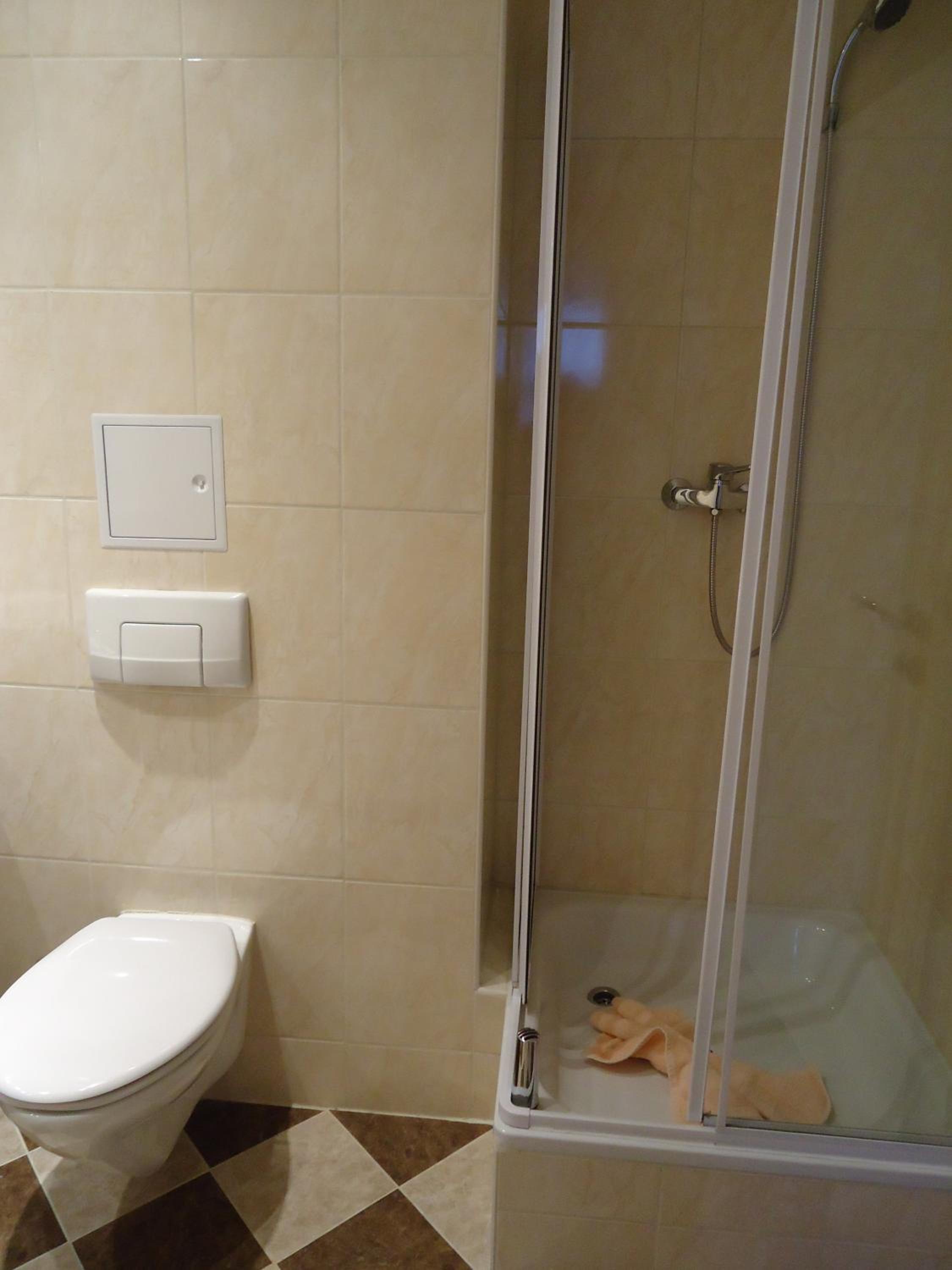 Twin Room with Bathroom