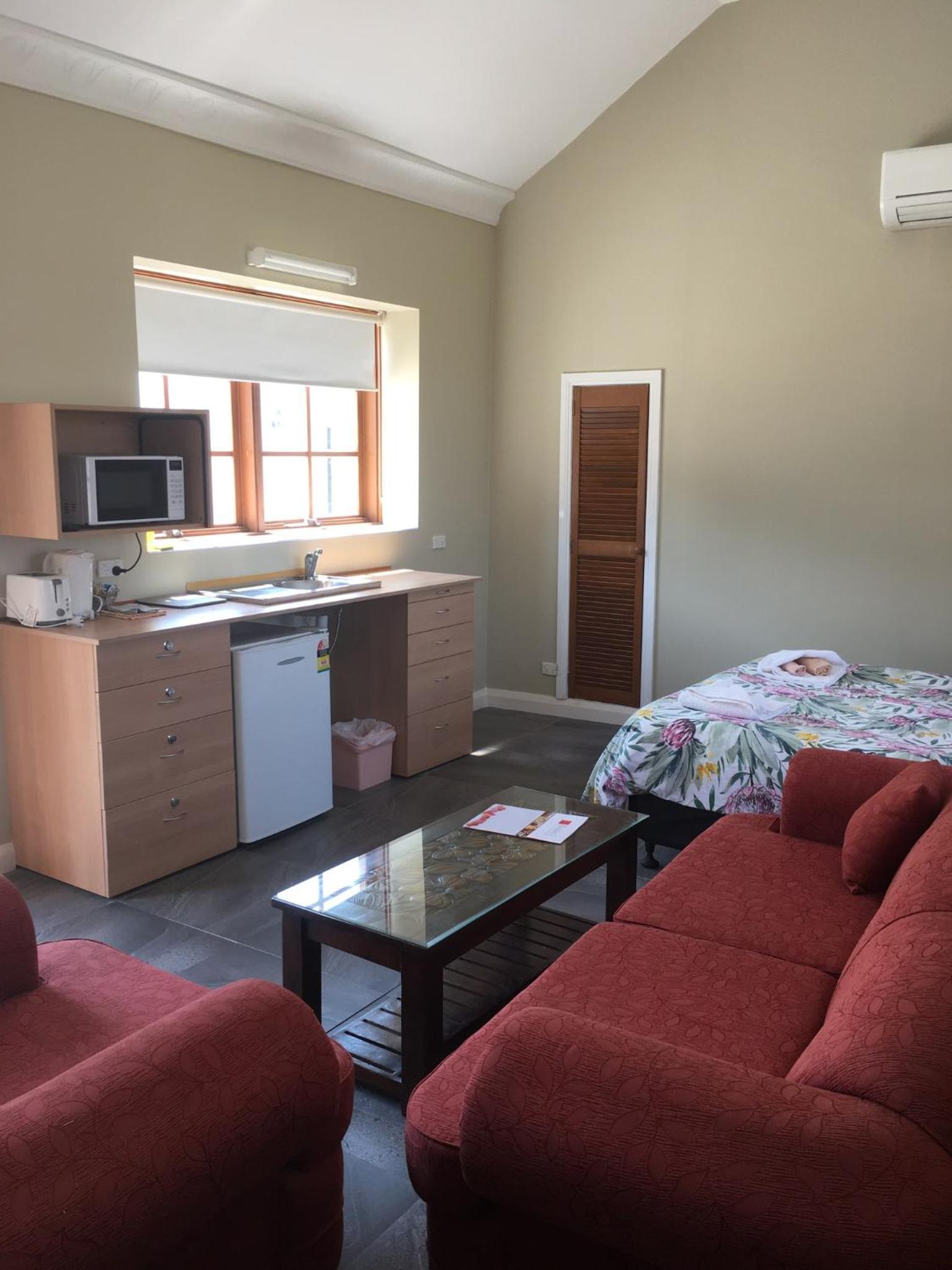 One-Bedroom Bungalow
