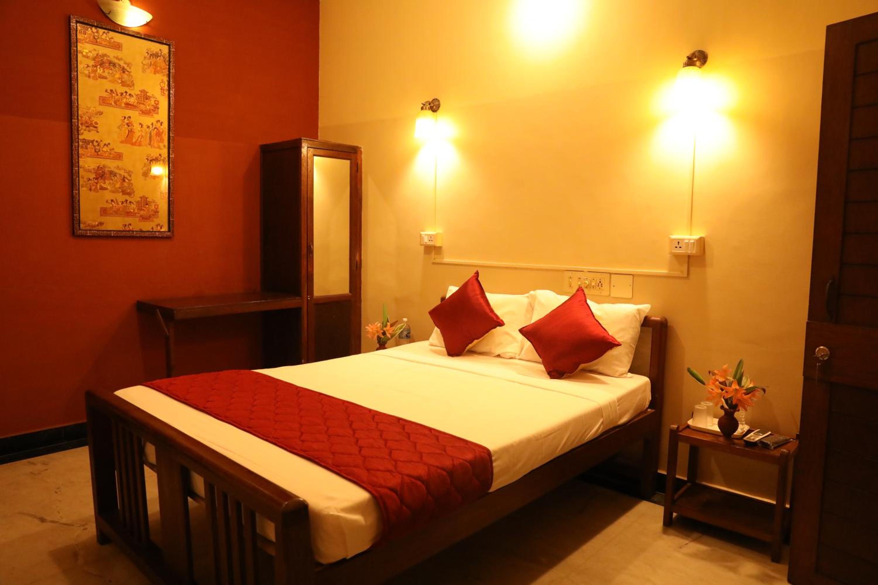 Double Room with Private Bathroom - Photo 1