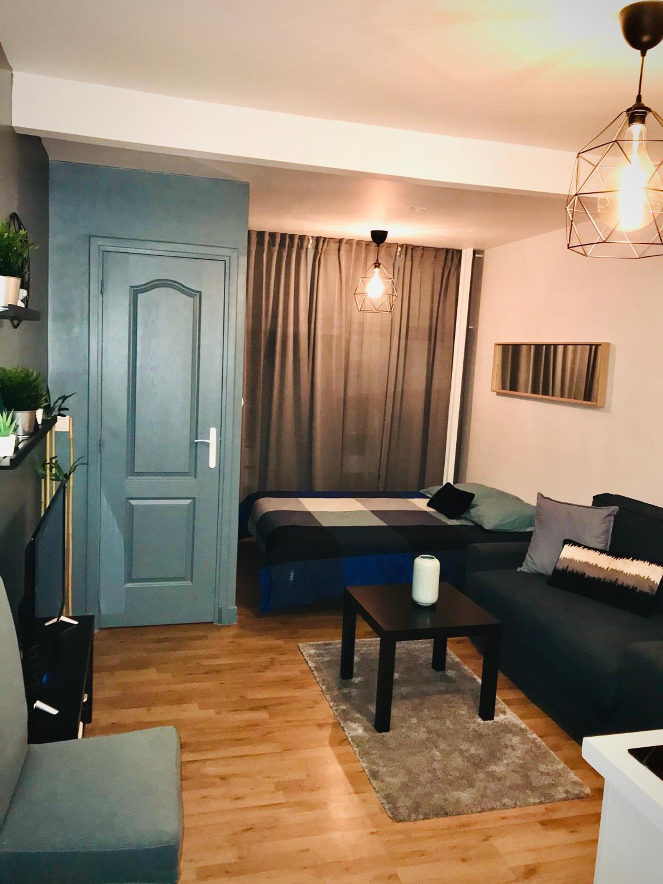 One-Bedroom Apartment
