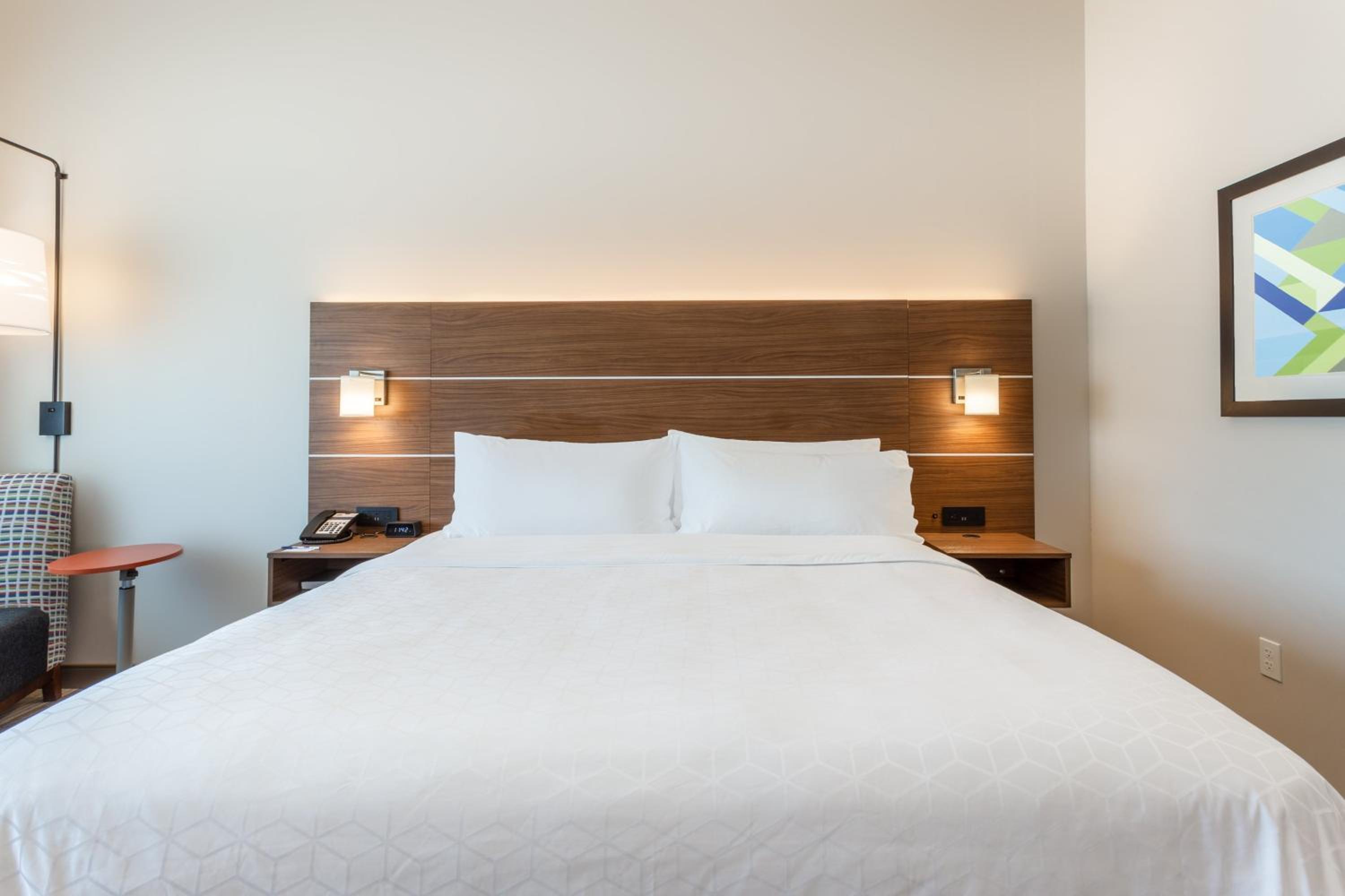 Standard King Room - Photo 1