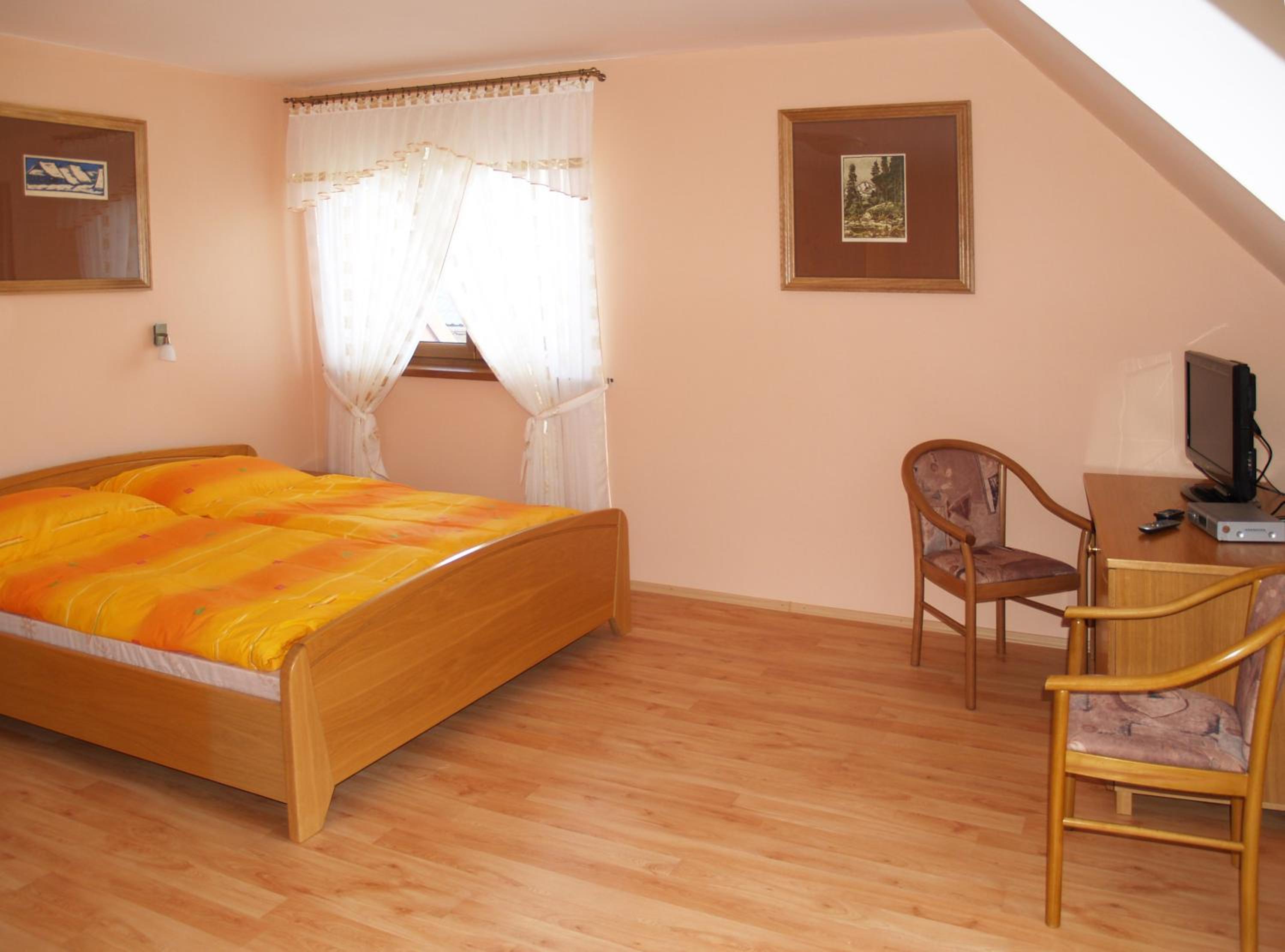 Two-Bedroom Apartment with Balcony photo 2