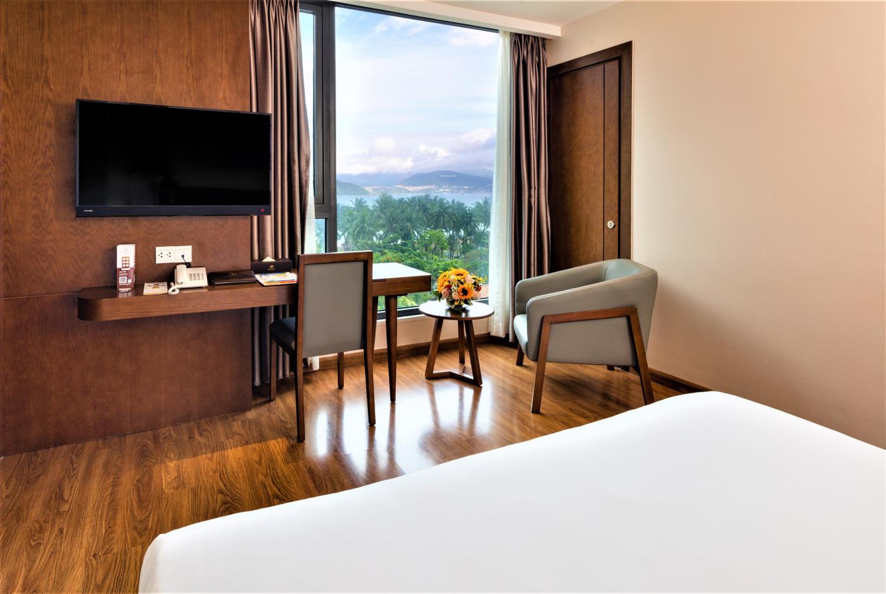 Superior Double or Twin Room with Sea View - Photo 1
