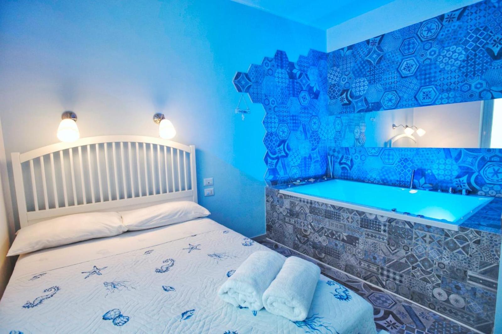 Queen Room with Spa Bath