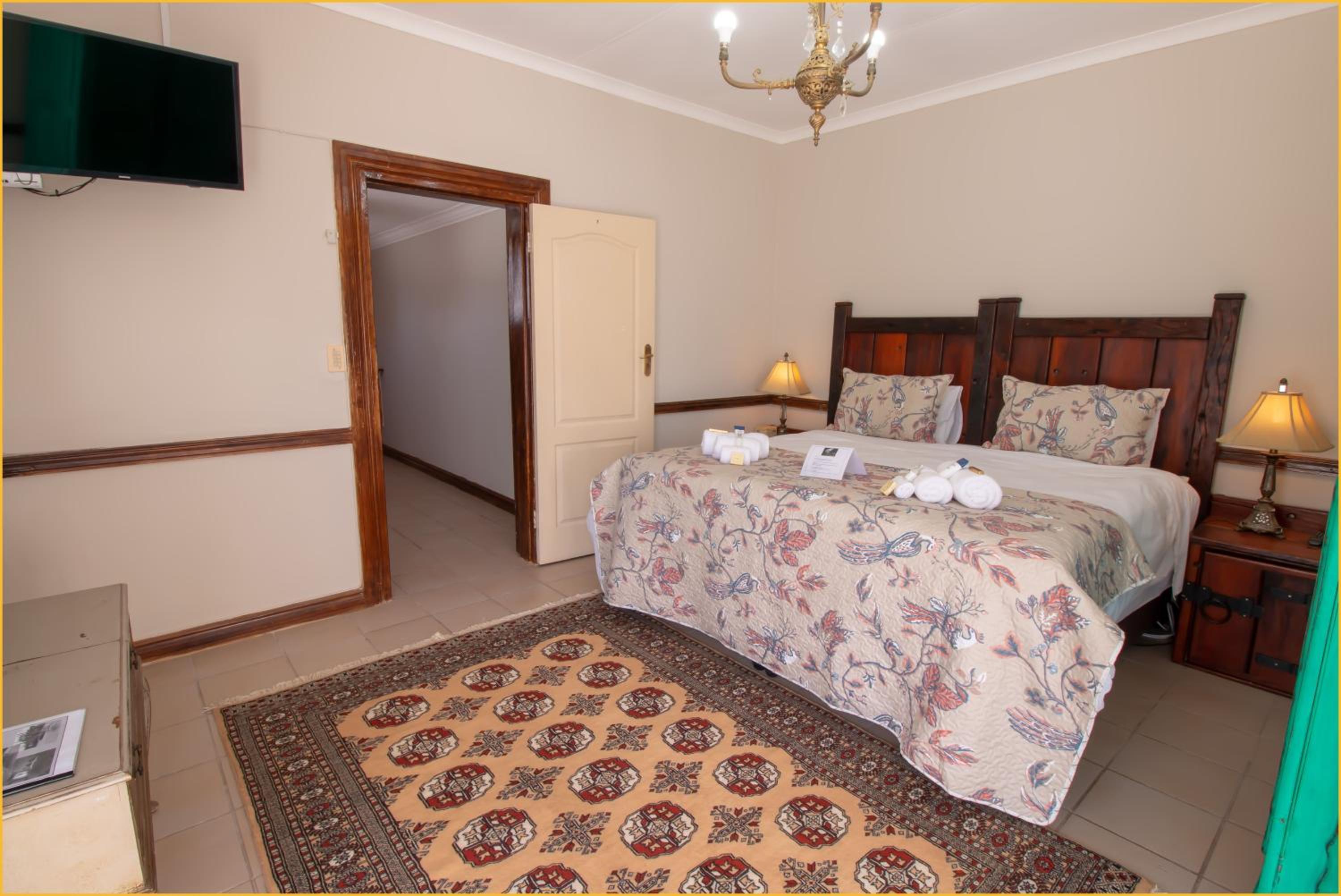Standard King Room photo 2