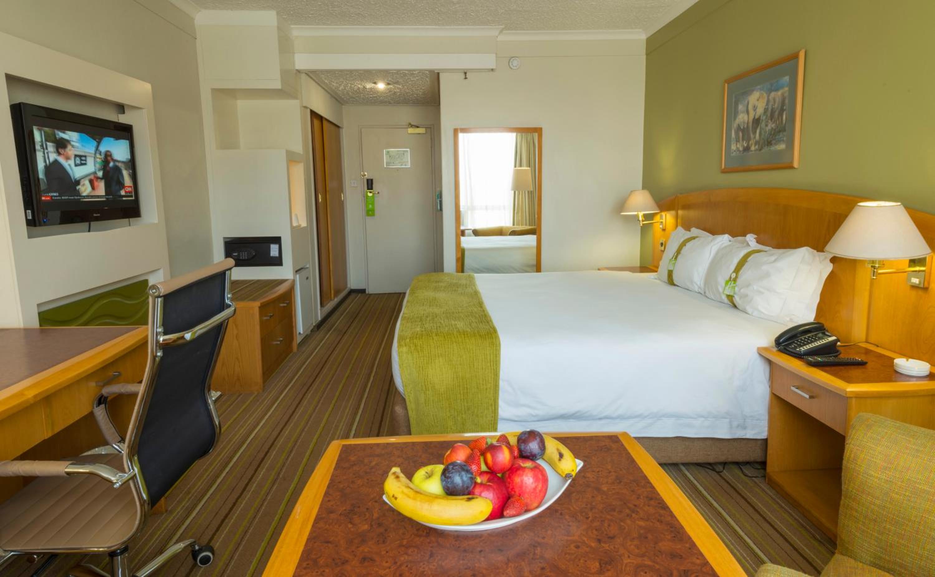 Standard King Room photo 2