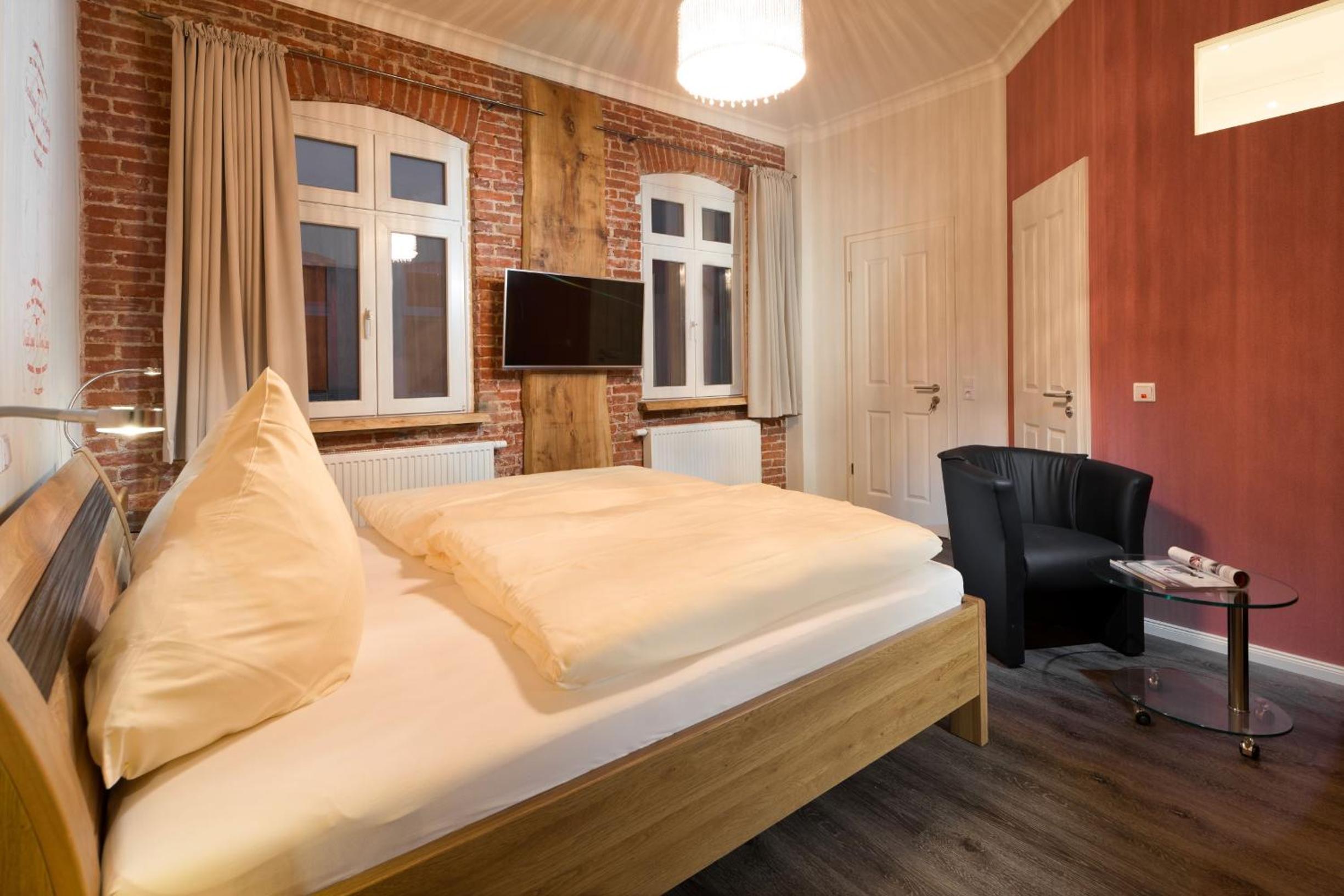 Deluxe Double Room 6