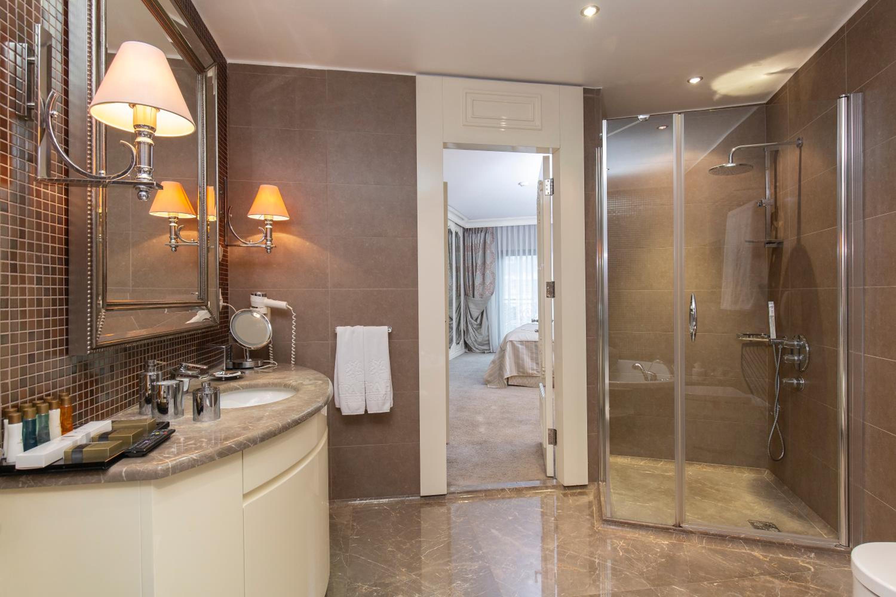 Presidential Suite thumbnail 5