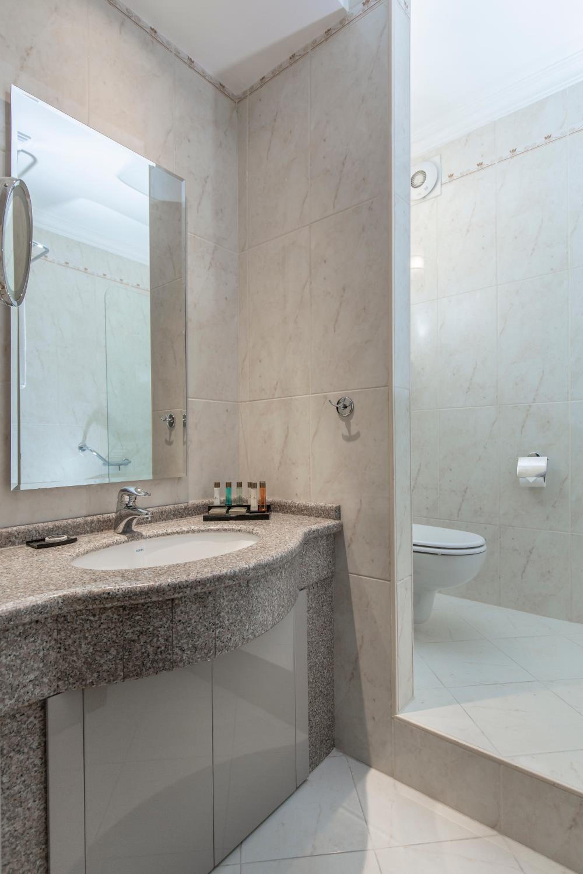Presidential Suite thumbnail 6