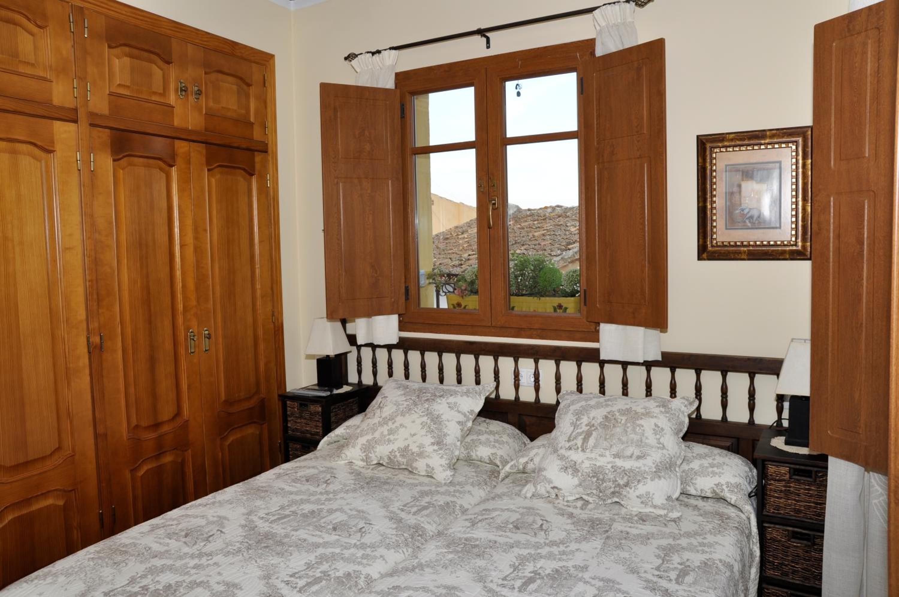 Apartment with Mountain View - Photo 14