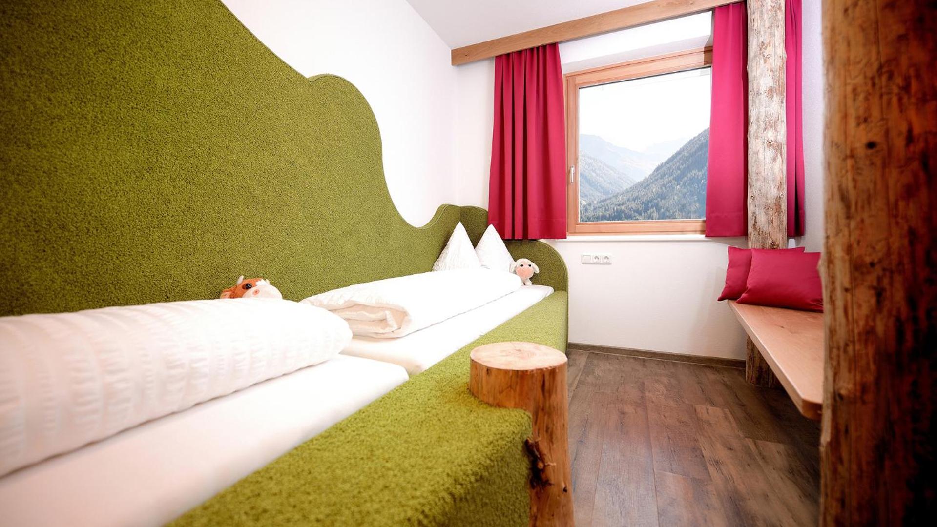 Family Suite with Balcony (2 Adults + 2 Children) photo 2