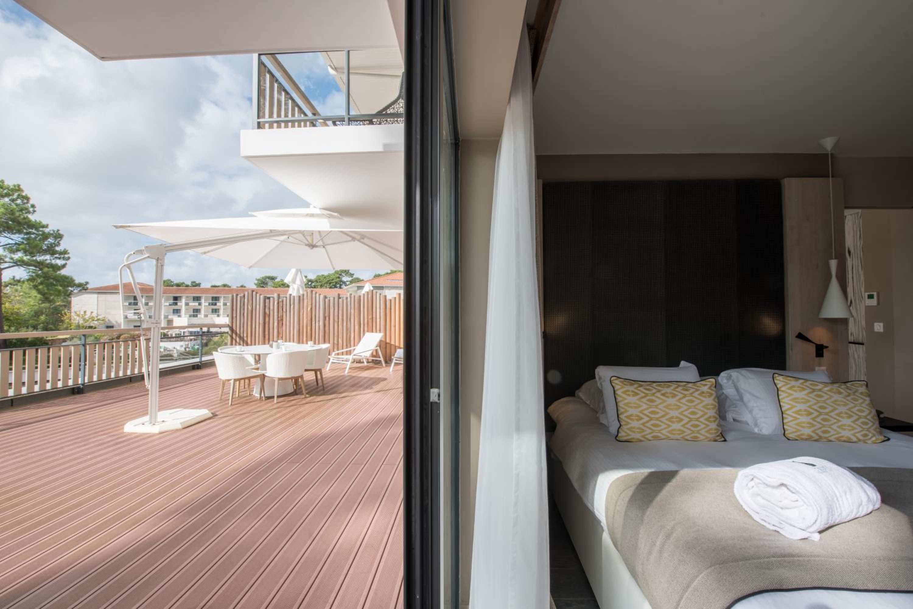Deluxe Suite - Photo 5