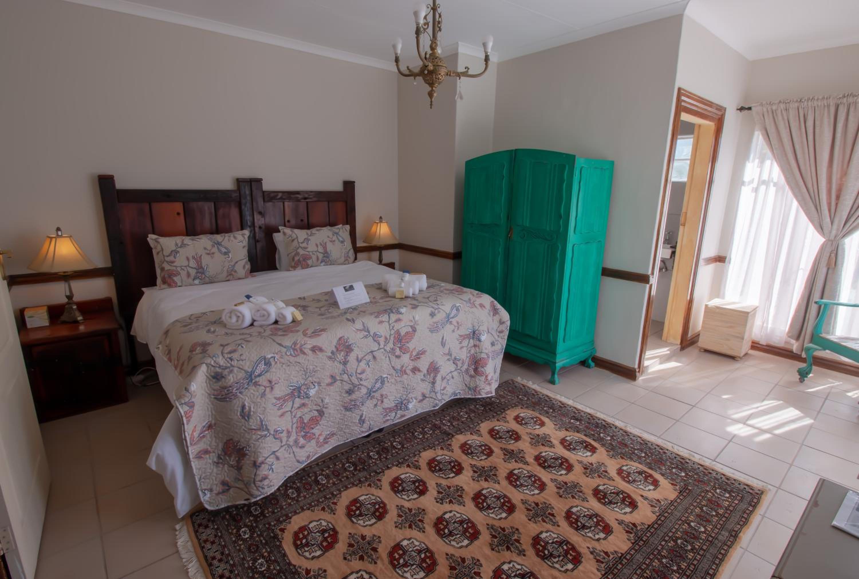 Standard King Room photo 1