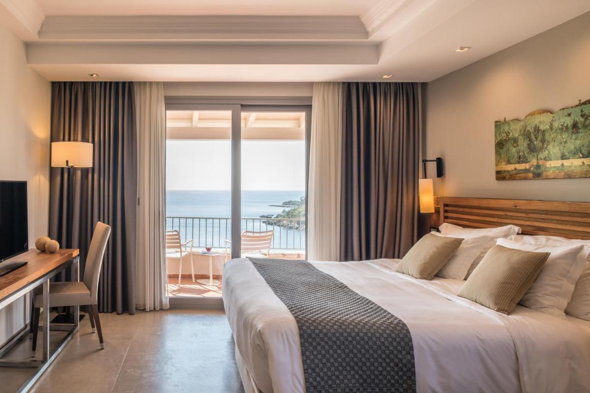 Double or Twin Room with Sea View - Photo 4
