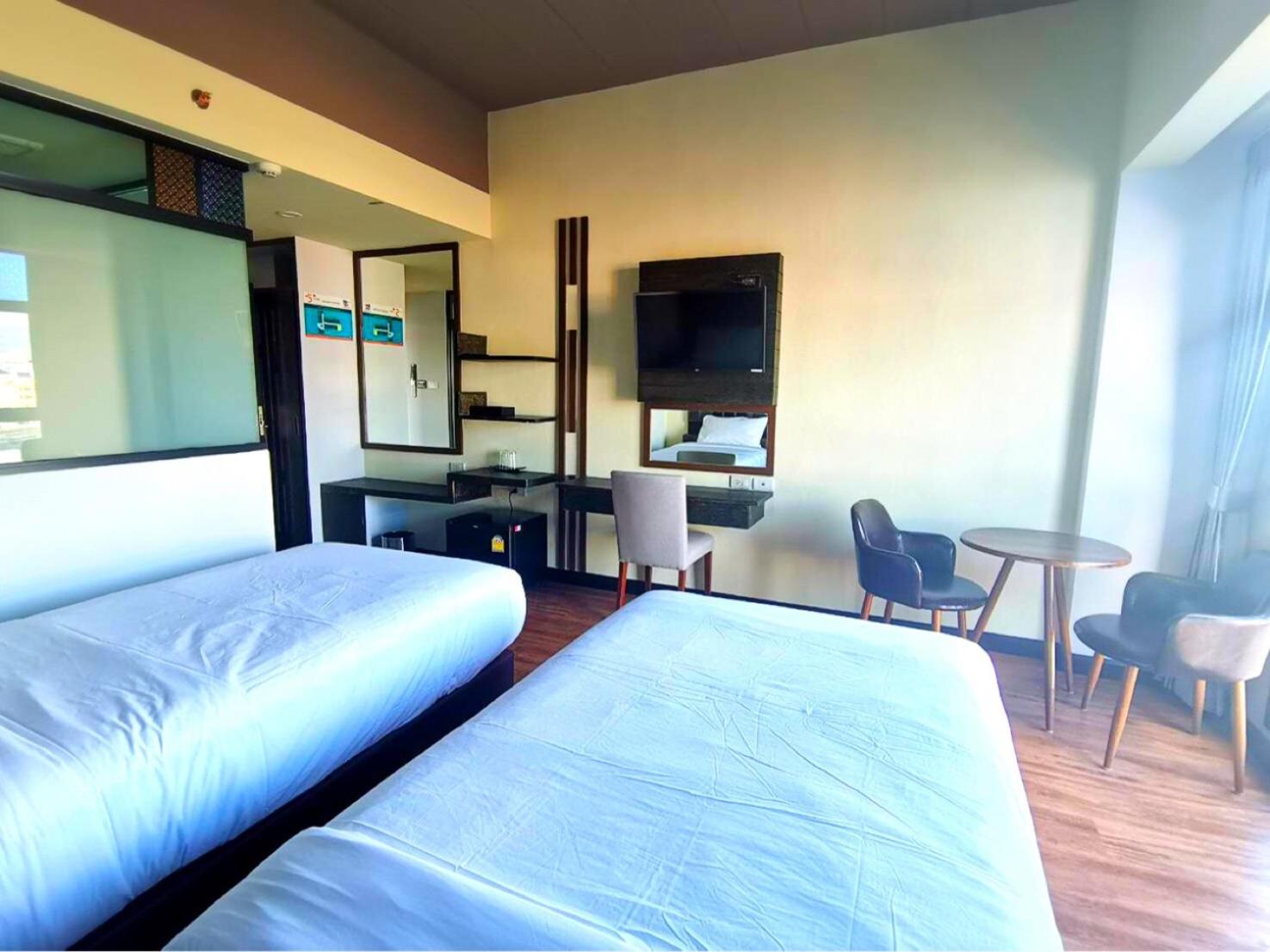 Standard Twin Room - Photo 1