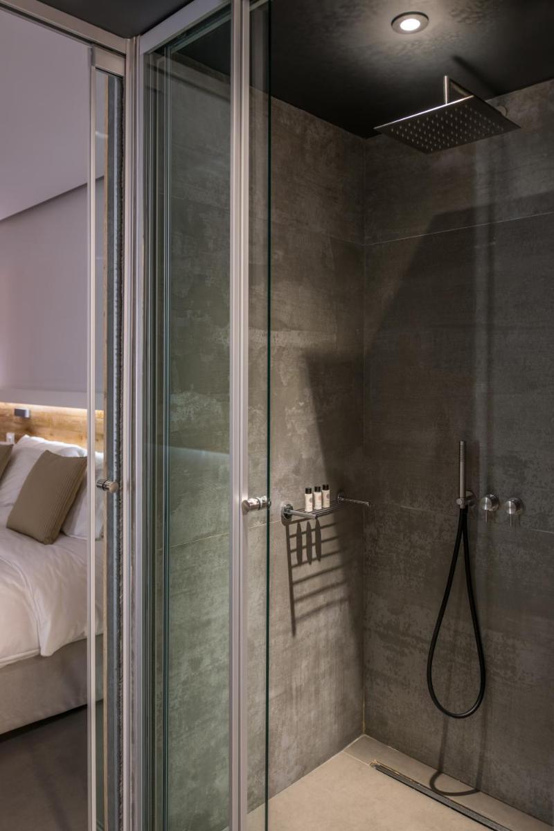 Junior Suite with Sea View - Photo 5