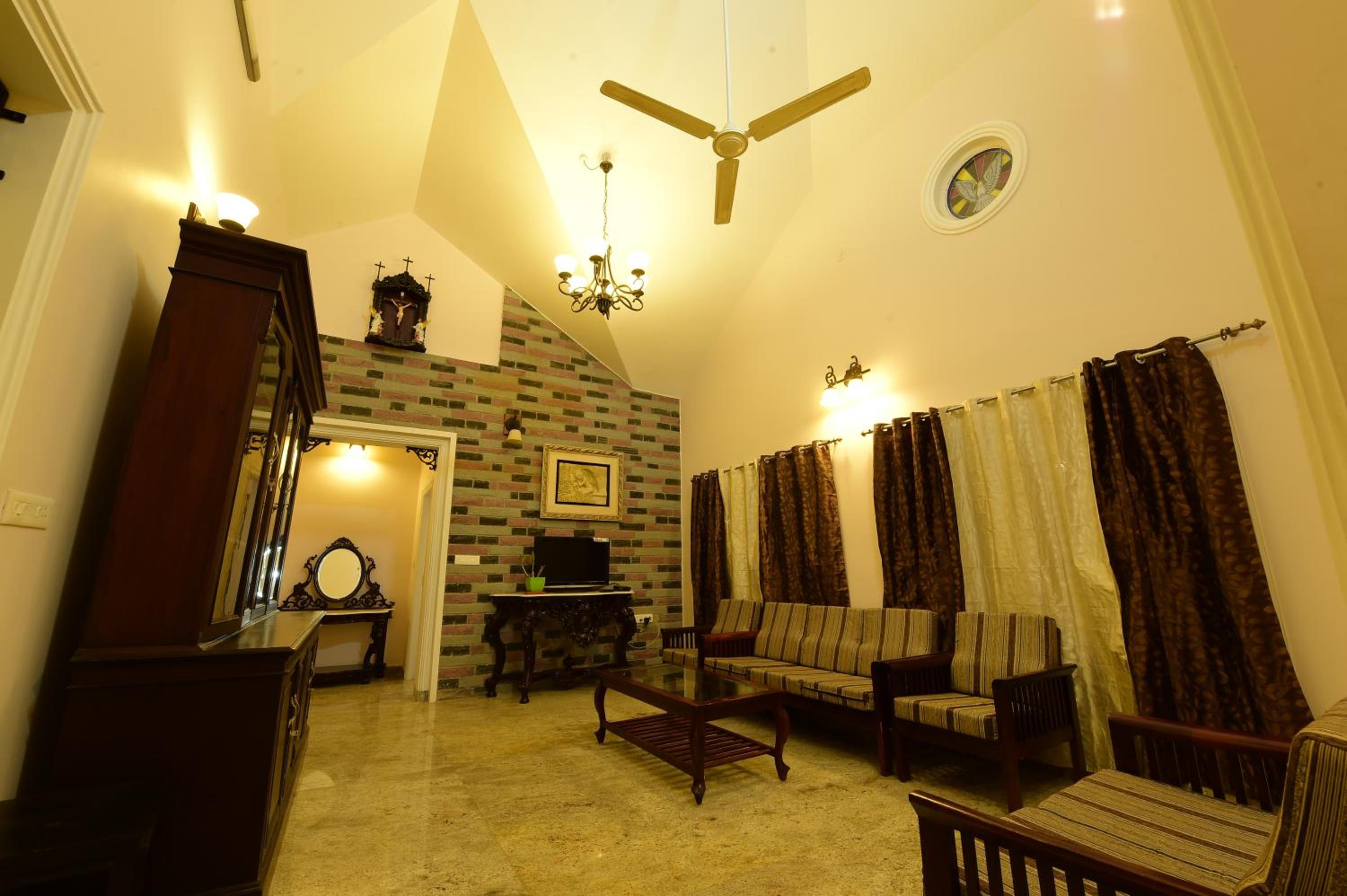 Standard Queen Room photo 1