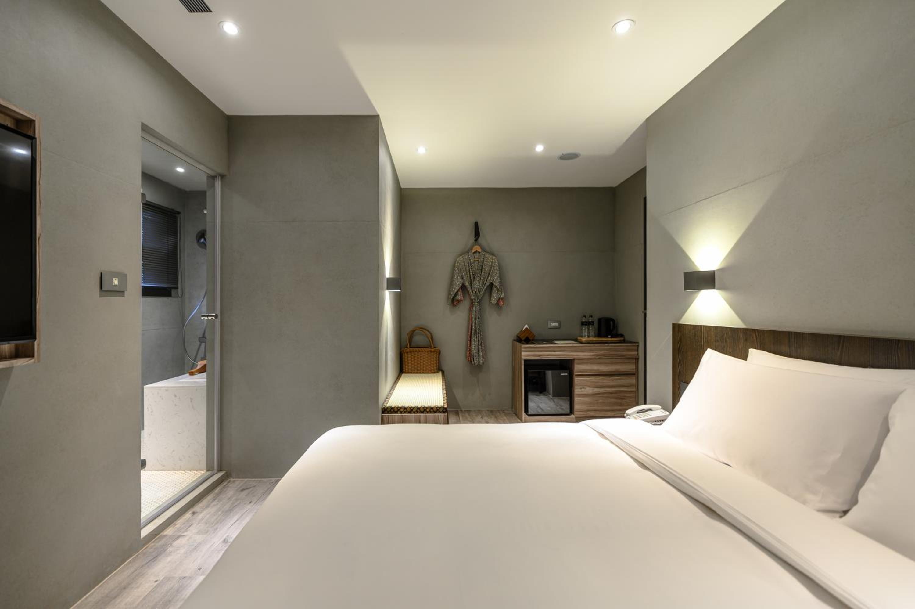 Classic Double Room - Photo 7