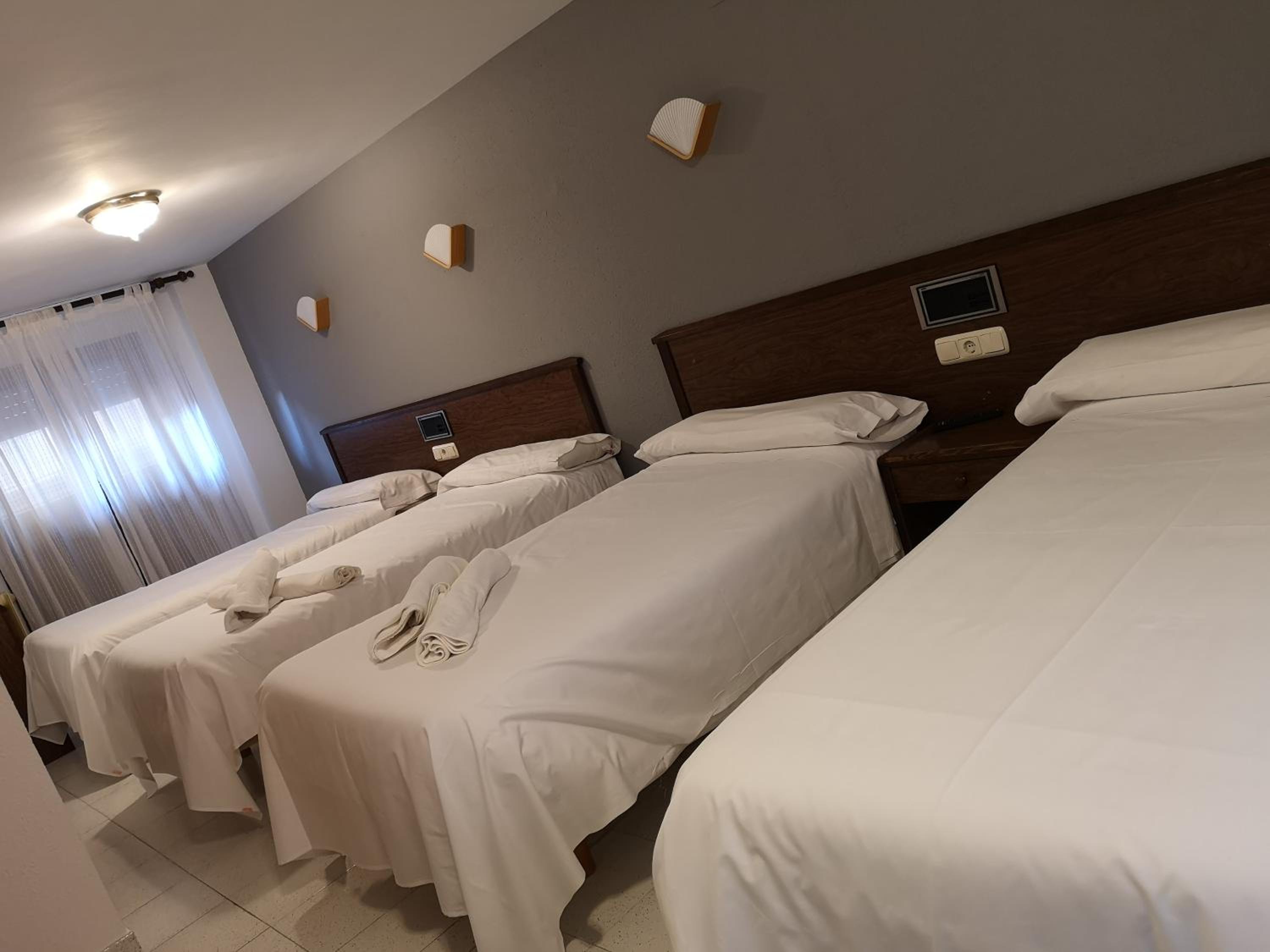 Classic Quadruple Room - Photo 1