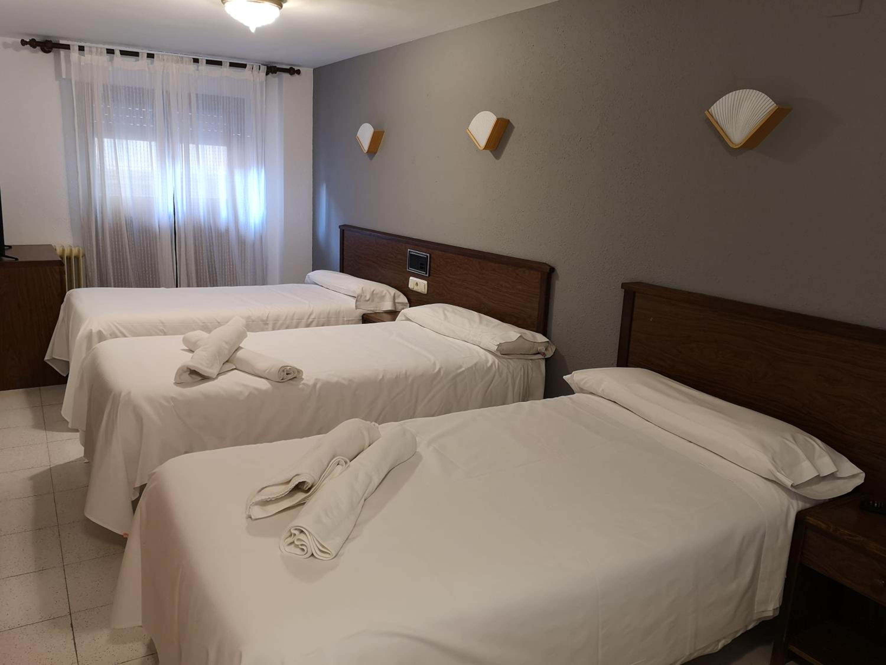Triple Room - Photo 1