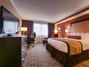 One-Bedroom Executive King Suite - Non-Smoking - Photo 3