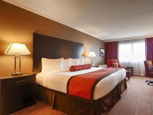 One-Bedroom King Suite - Non-Smoking - Photo 6