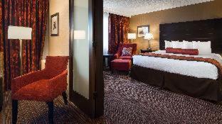 King Suite - Non-Smoking - Photo 3