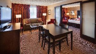 King Suite - Non-Smoking - Photo 2