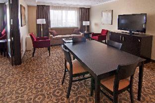 Executive Queen Room with Two Queen Beds - Non-Smoking - Photo 1