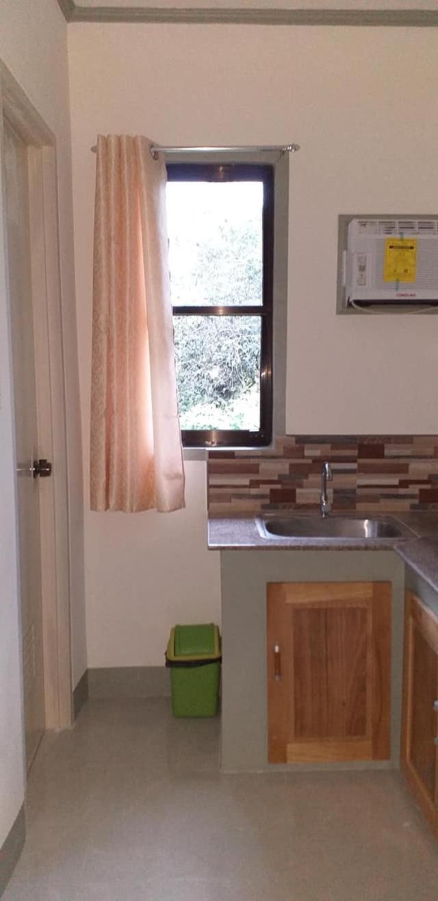 Double Room with Private Bathroom - Photo 14