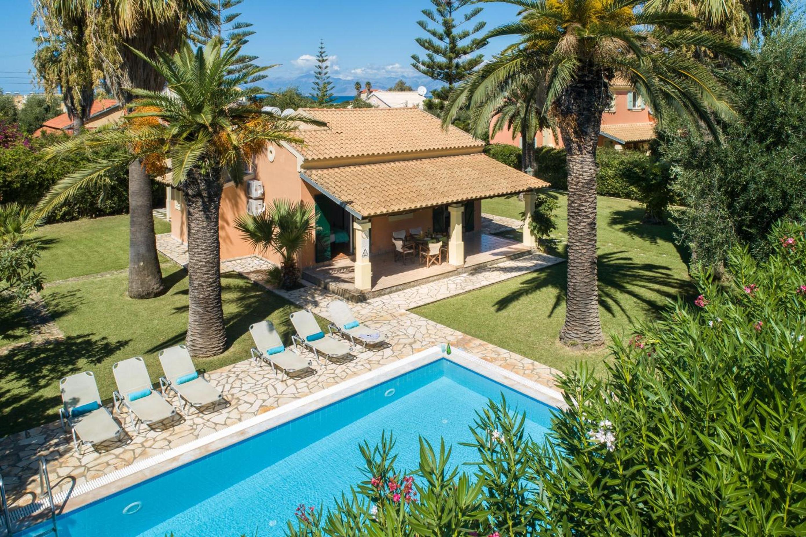 Three-Bedroom Villa with Private Pool photo 2