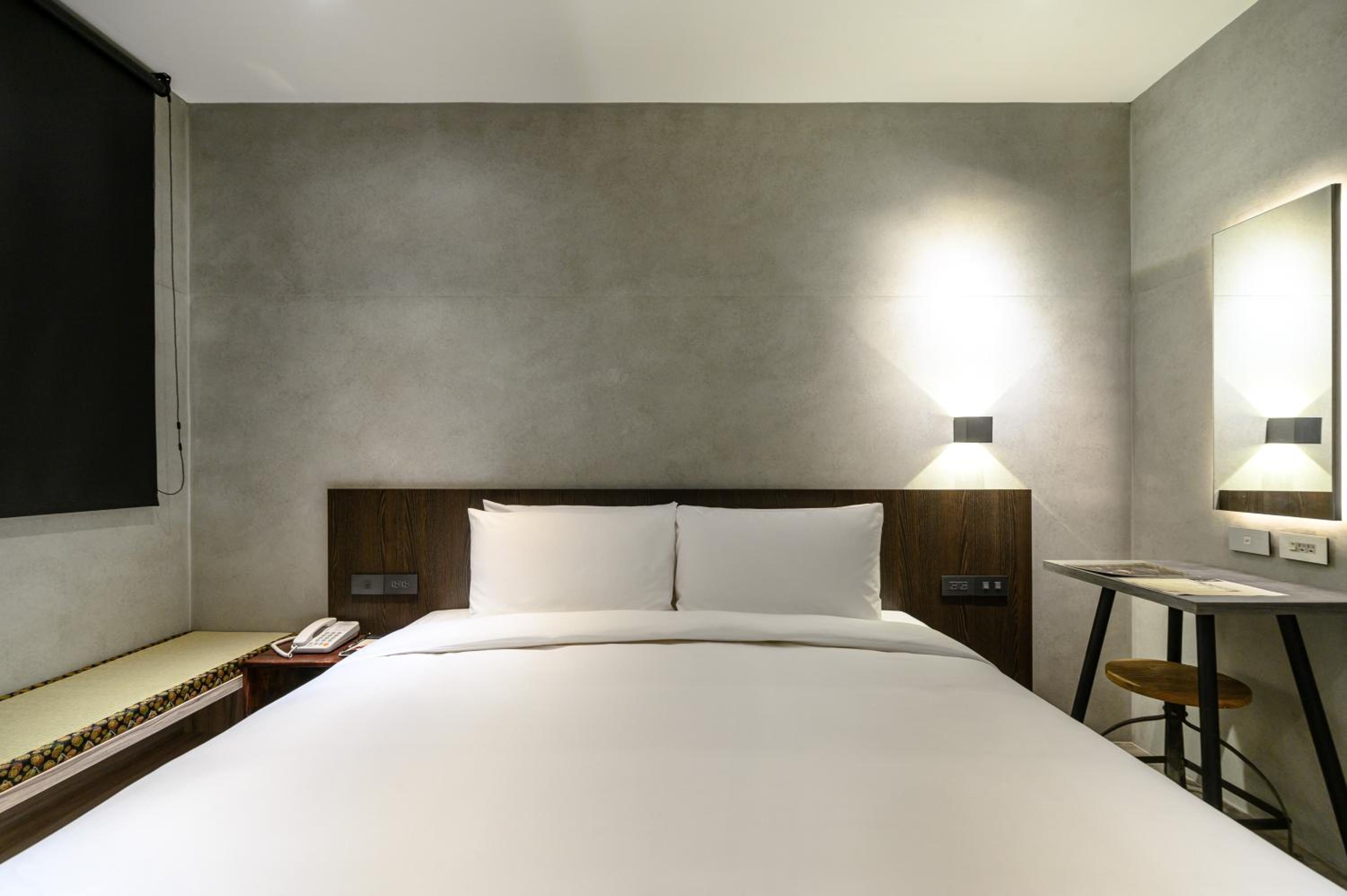 Standard Double Room - Photo 7