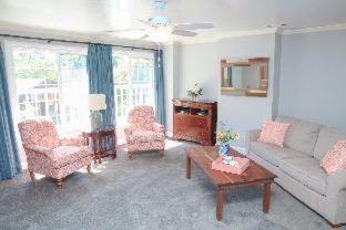 King Suite - Photo 2