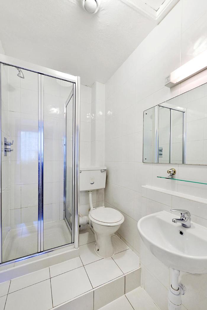 Single Room photo 2