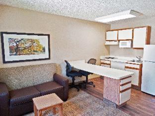 1 Full Bed | Hearing Accessible, Kitchen - Photo 7